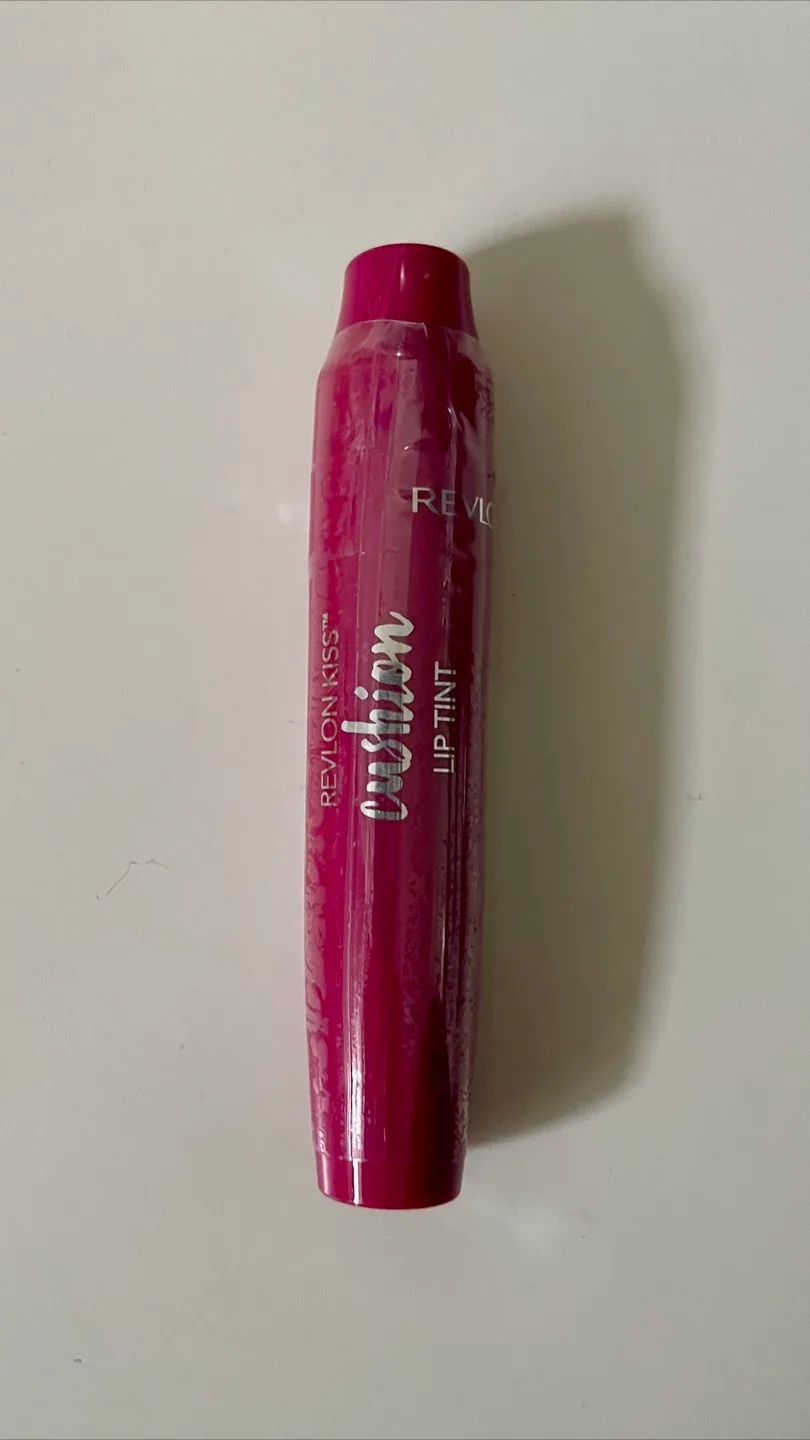 Revlon Kiss Cushion Lip Tint 240 🏒 image indicator(3)