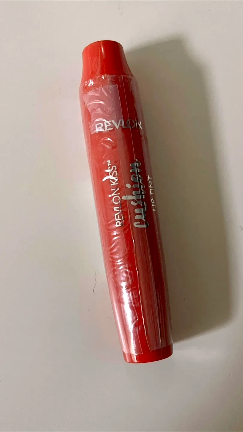 Revlon Kiss Cushion Lip Tint 250 🏒 image indicator(3)