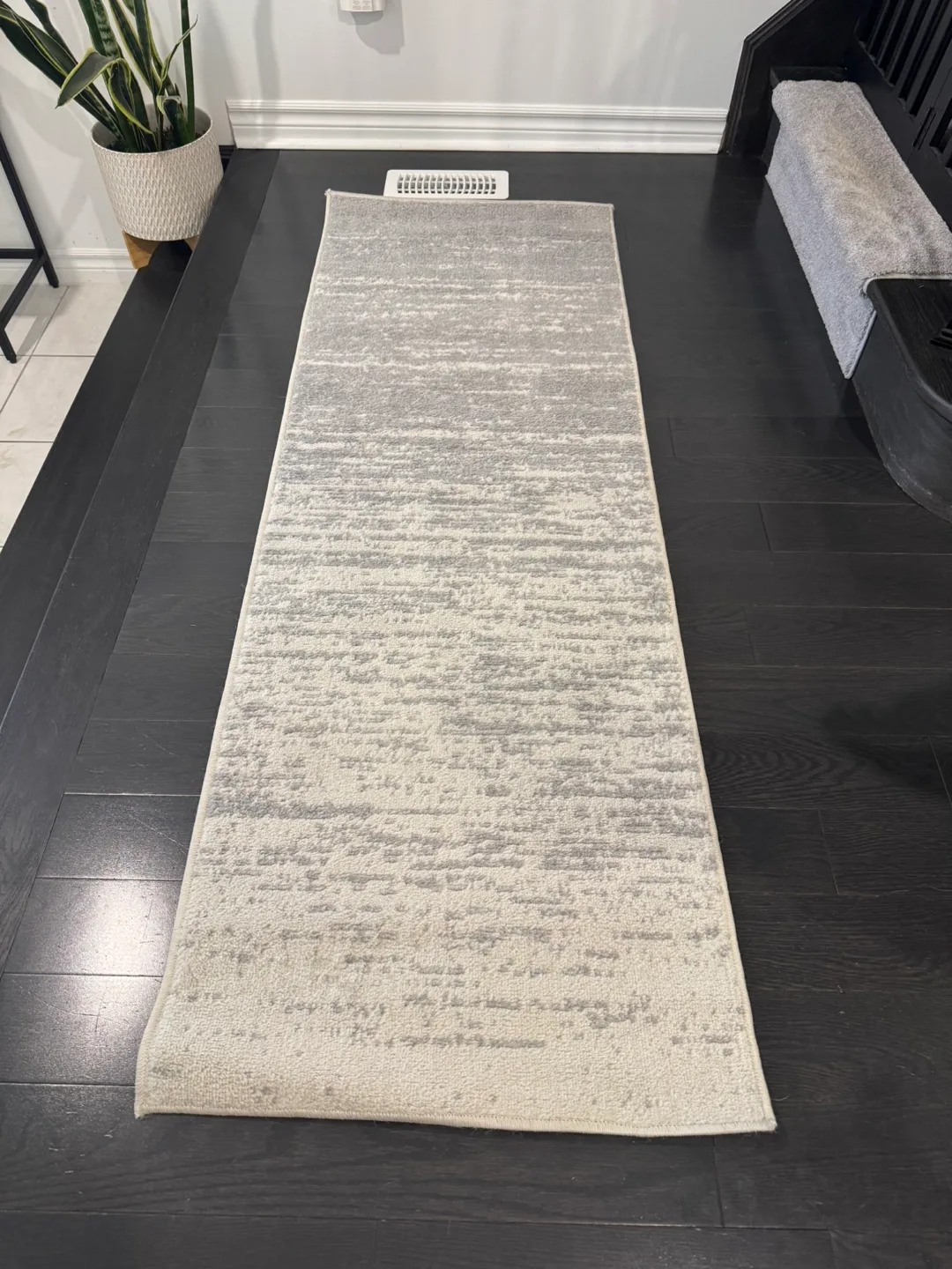 Safavieh Adirondack Runner Rug - Light Grey thumbnail