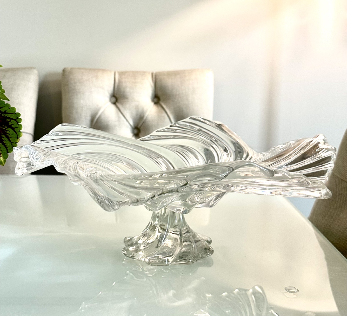 Elegant Crystal Swirl Fruit Bowl
