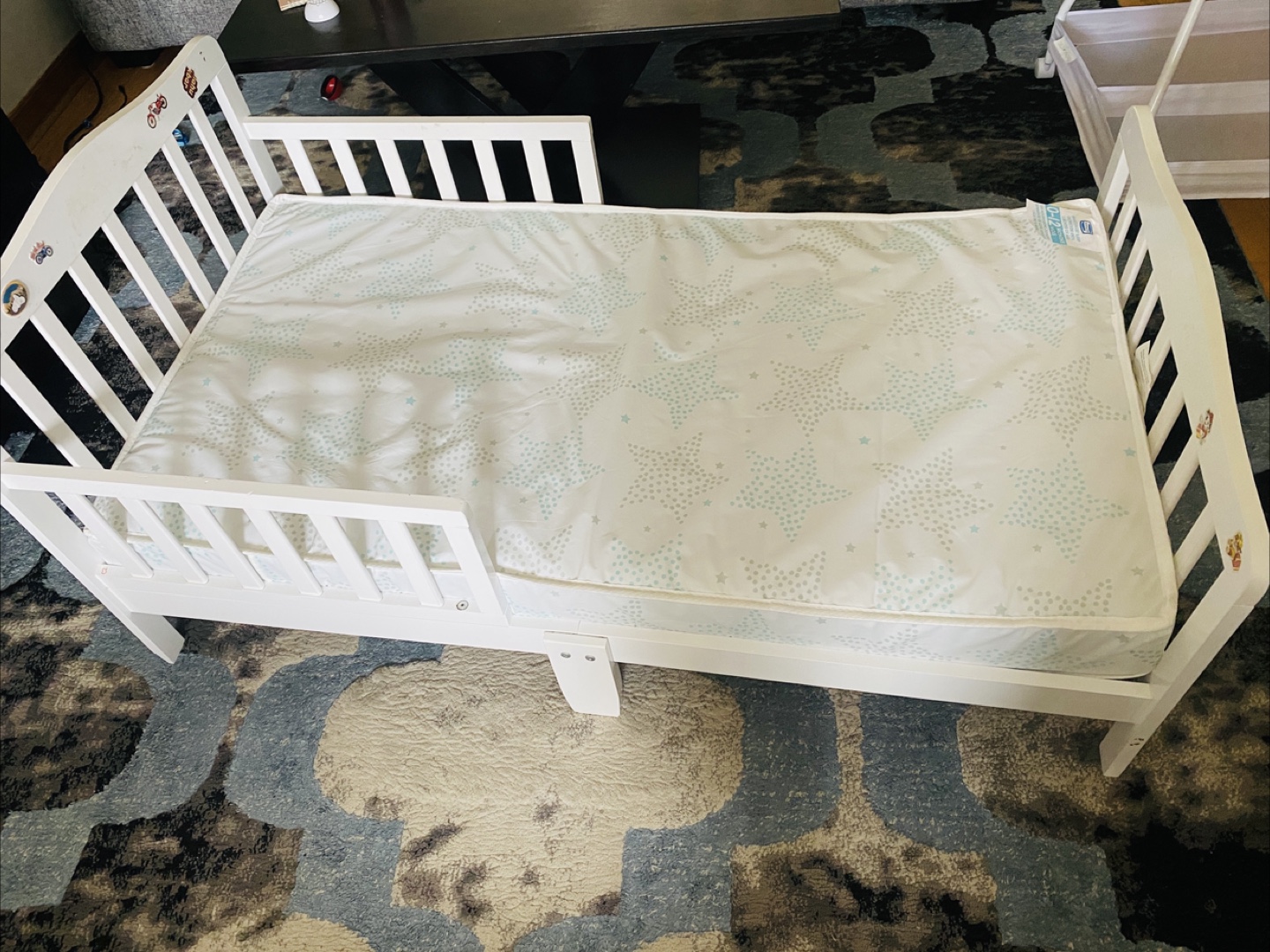 Toddler bed with mattress - photo 4