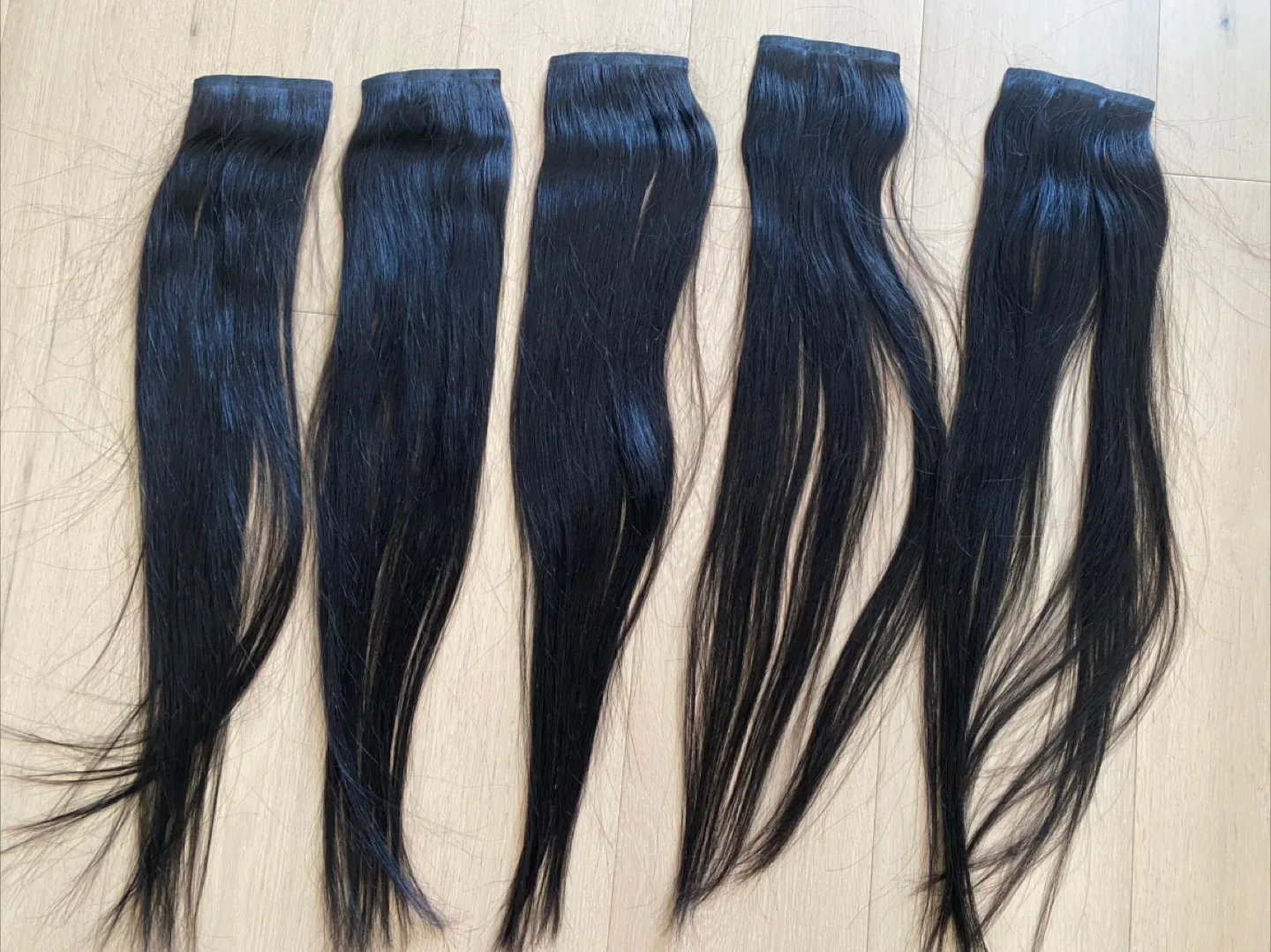 Real hair Five Clip-in Hair Extensions - Jet Black 60cm thumbnail