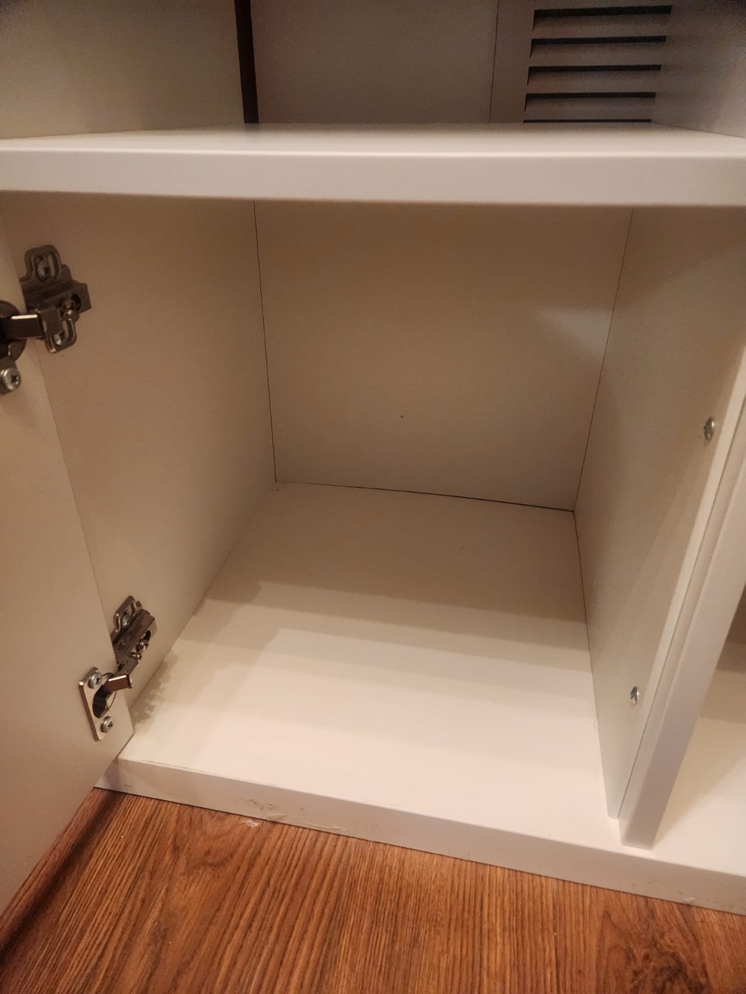 IKEA Kallax Shelving Unit with Wine Rack - photo 4