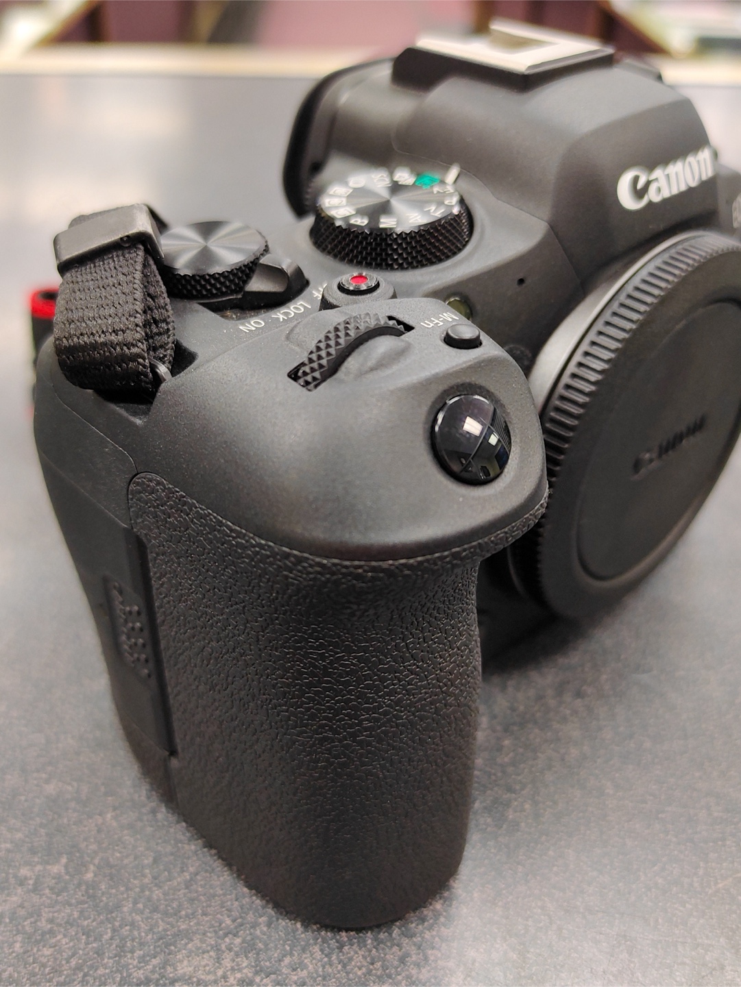 Canon EOS R6 Mark II 24.2MP Mirrorless Camera < 8000 Actuations - photo 3