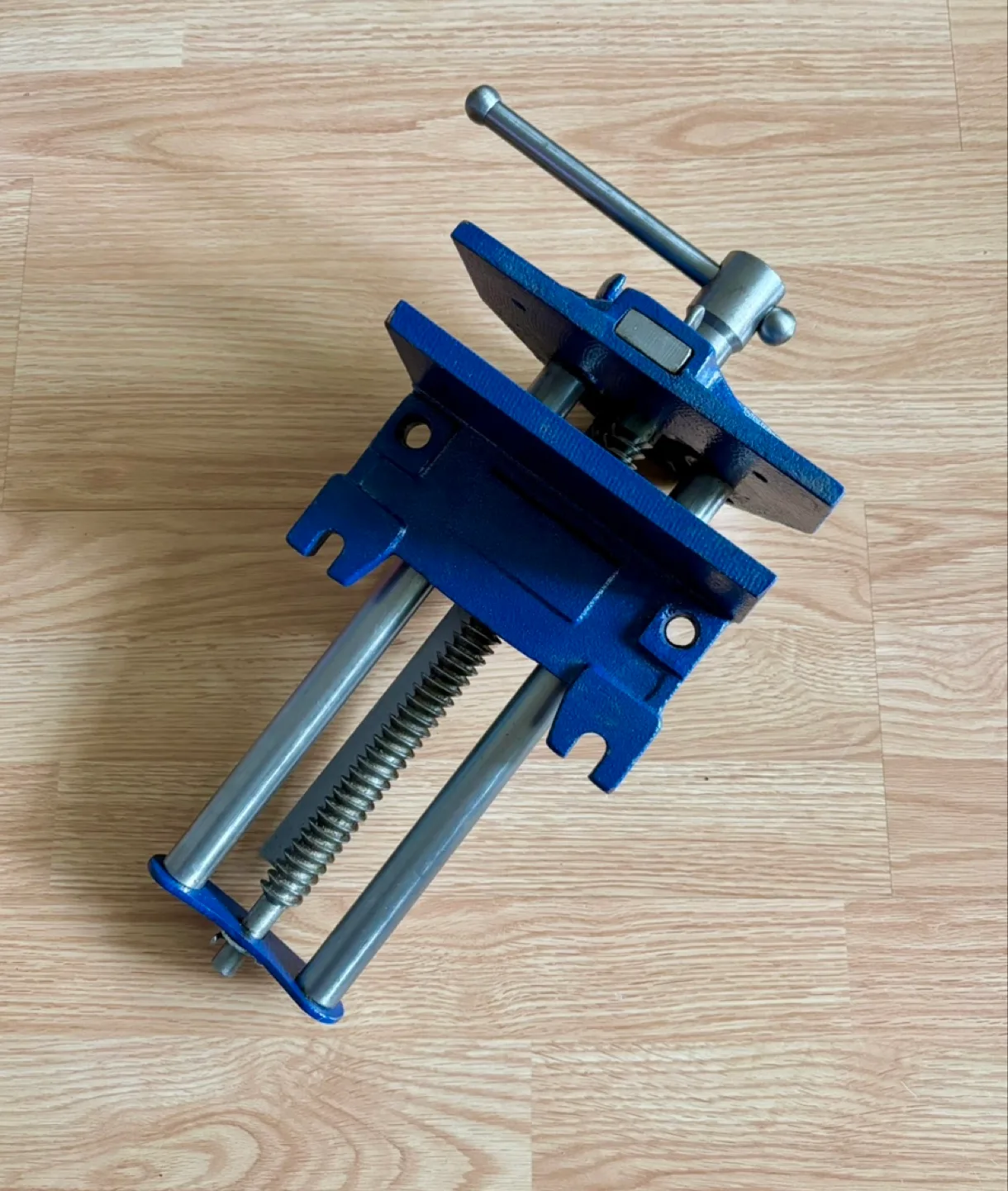 Mastercraft 7" Woodworking Vise image indicator(4)