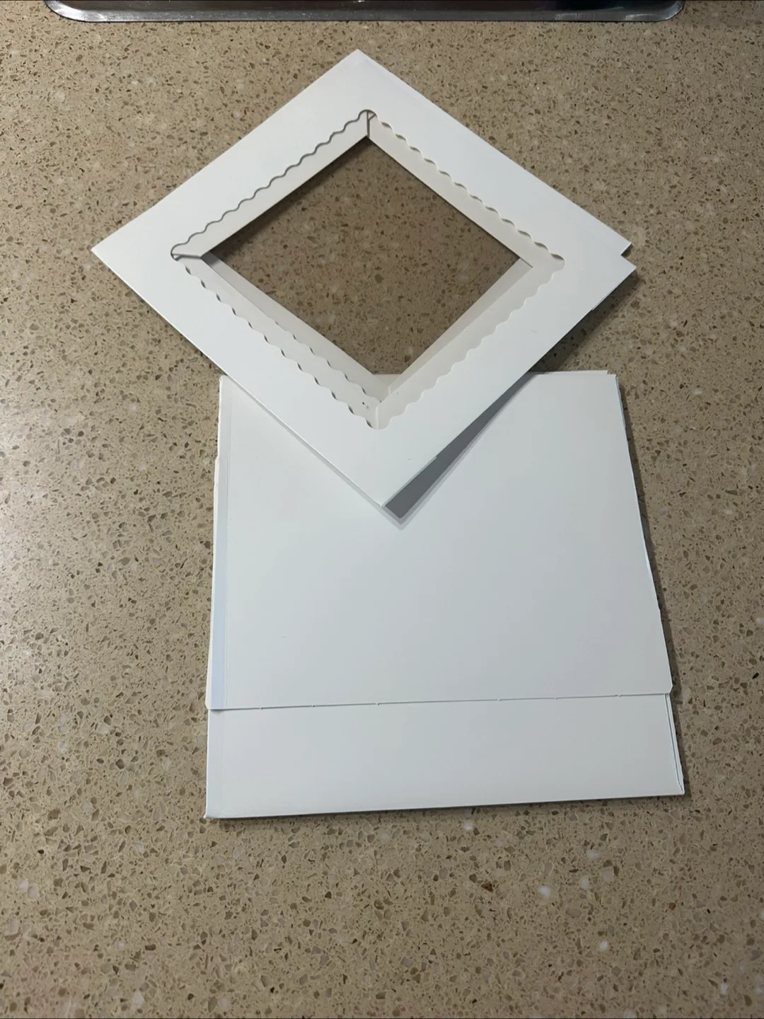 2 x White Cardboard 10 inch Cake Boxes with Windows thumbnail