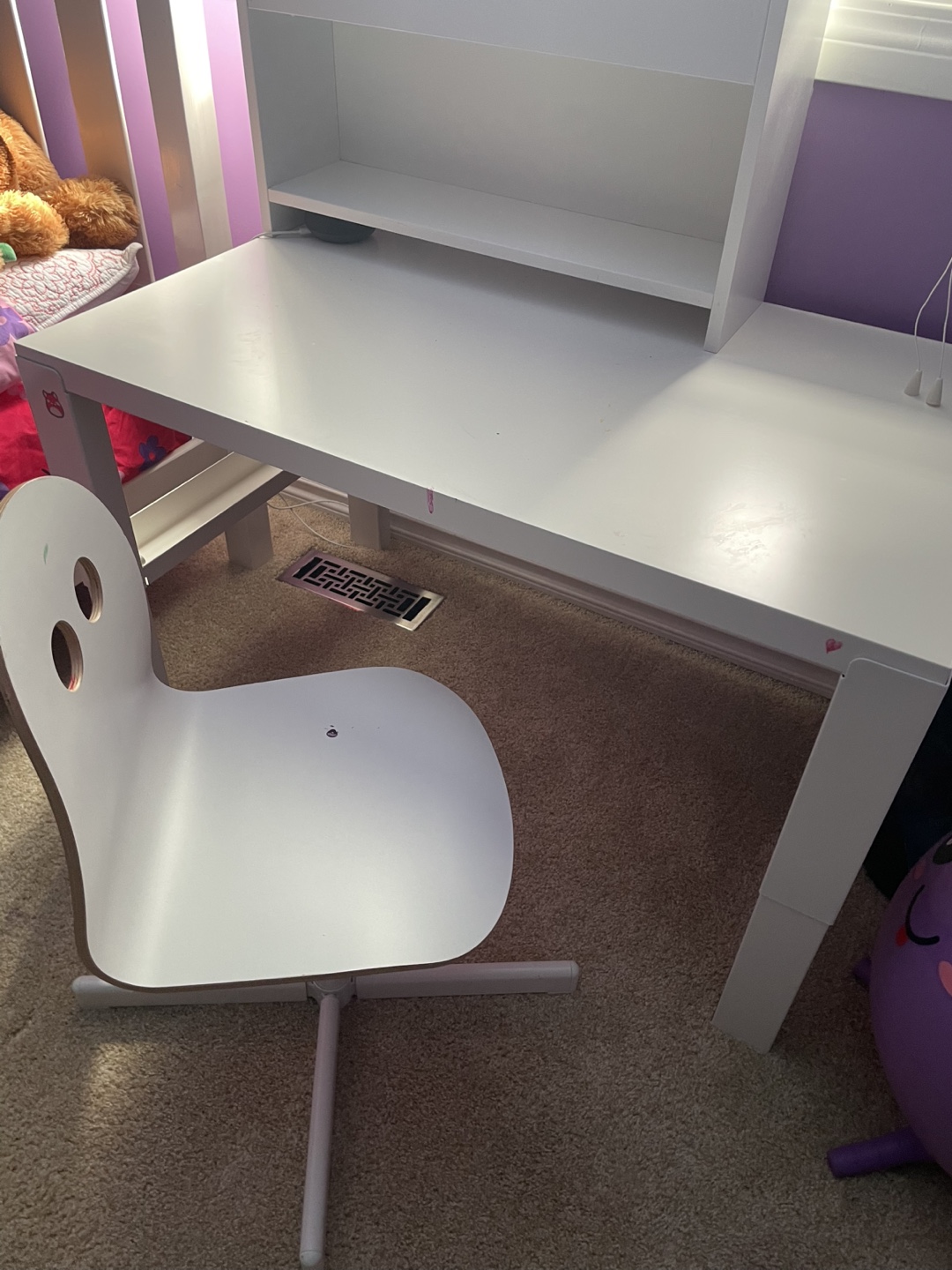 White Kids Desk and Chair Set with Hutch