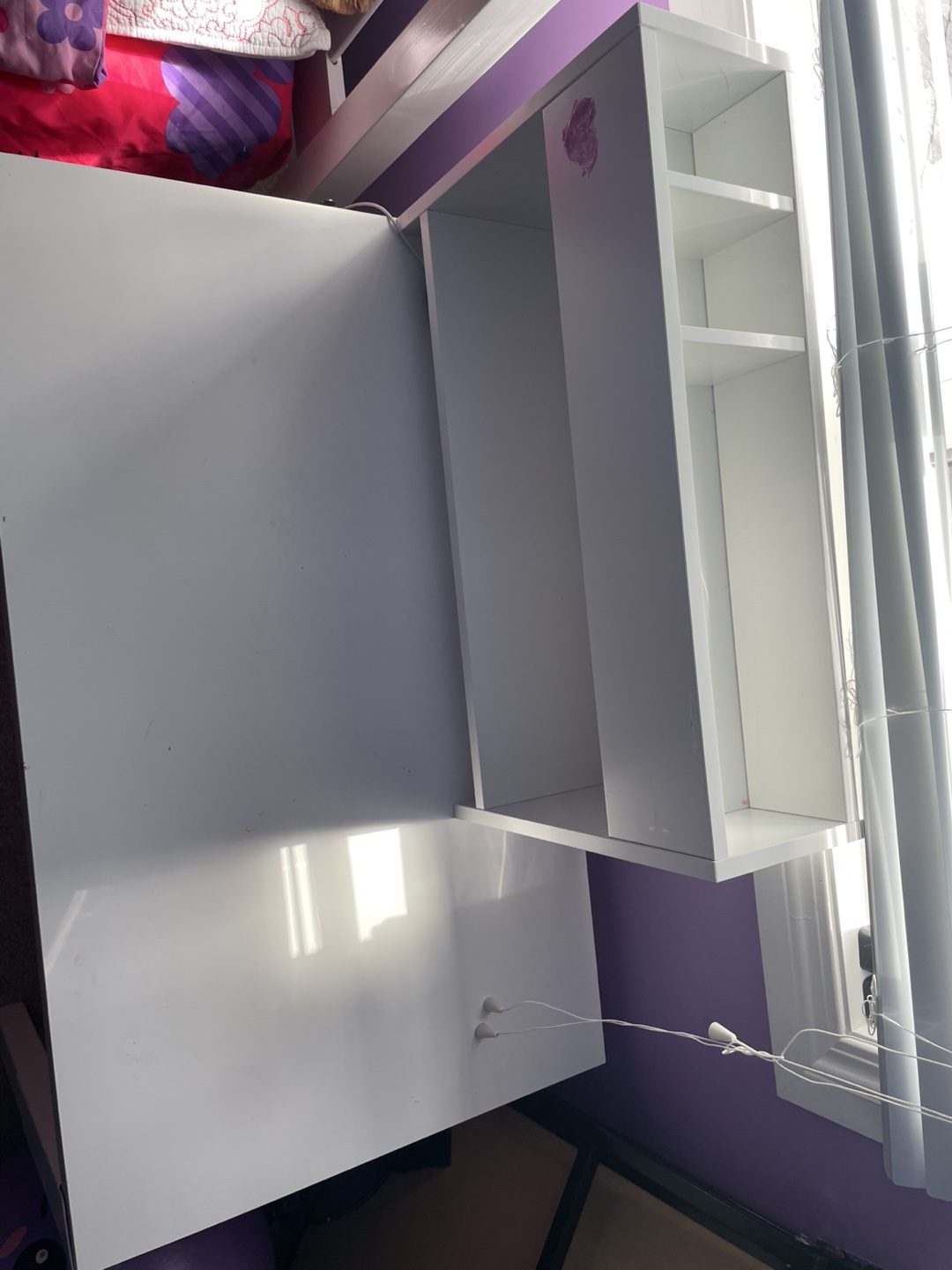 White Kids Desk and Chair Set with Hutch - photo 3