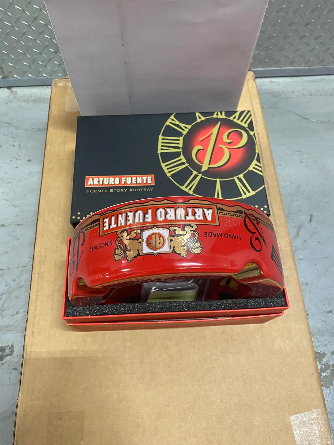 Arturo Fuente Porcelain Anniversary Cigar Ashtray image indicator(2)