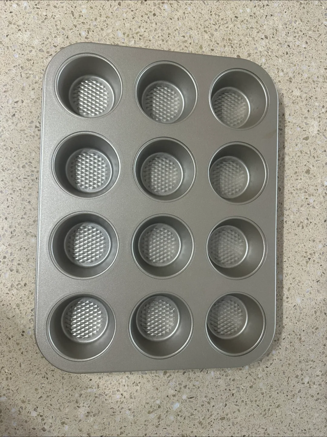 12-Cup Muffin Tin Baking Pan thumbnail