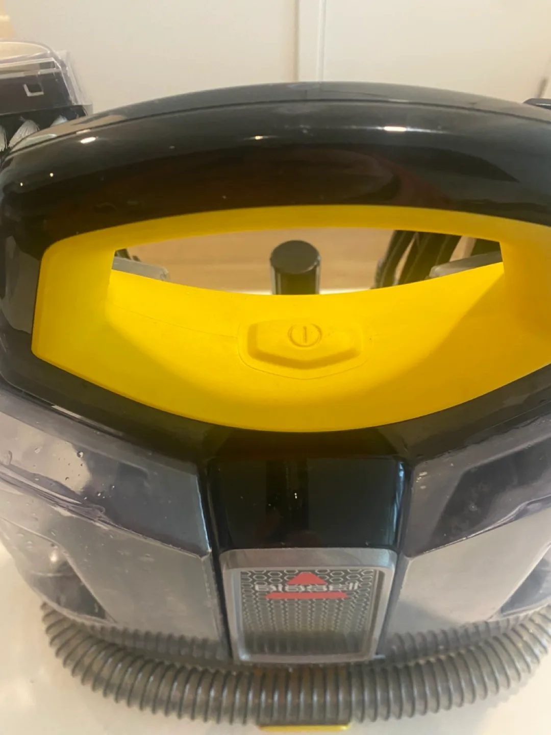 Bissell SpotClean ProHeat Portable Carpet Cleaner image indicator(3)