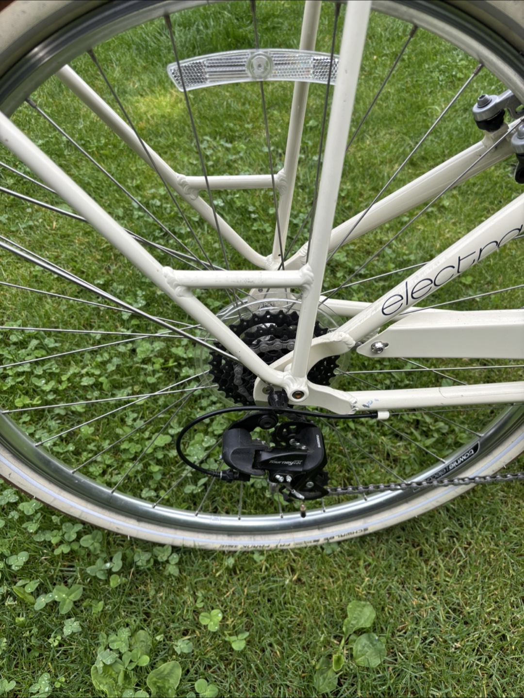 Electra Townie Commute 8D step thru - photo 2