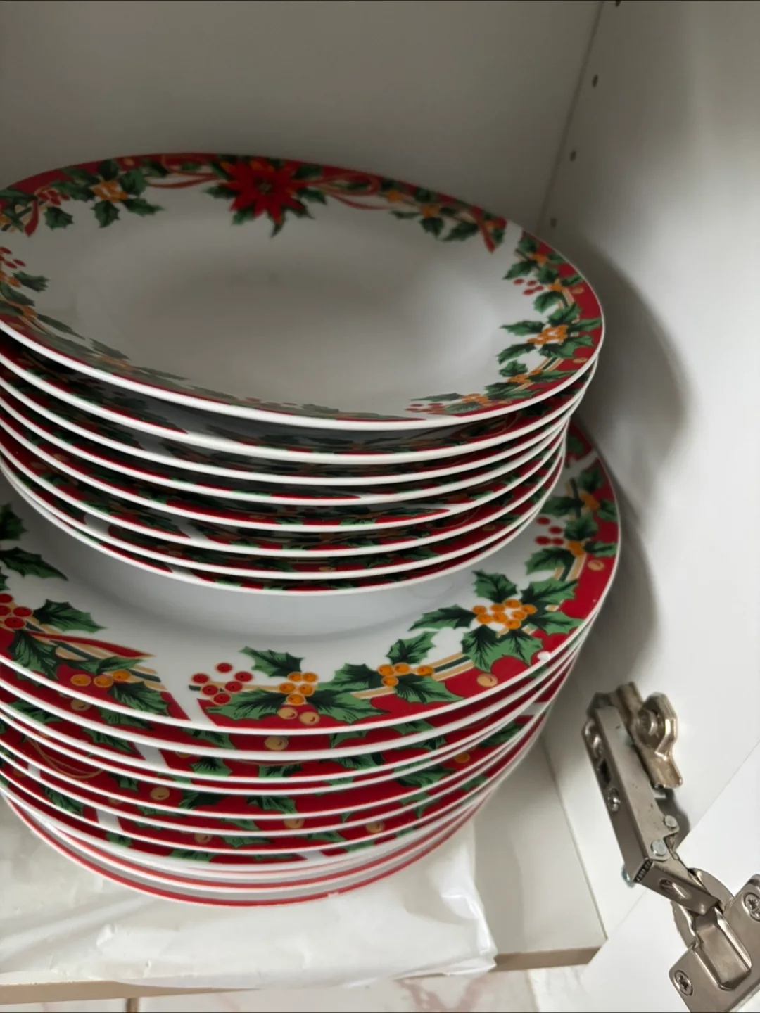 Christmas Dinnerware Set - 12 Bowls + More! thumbnail