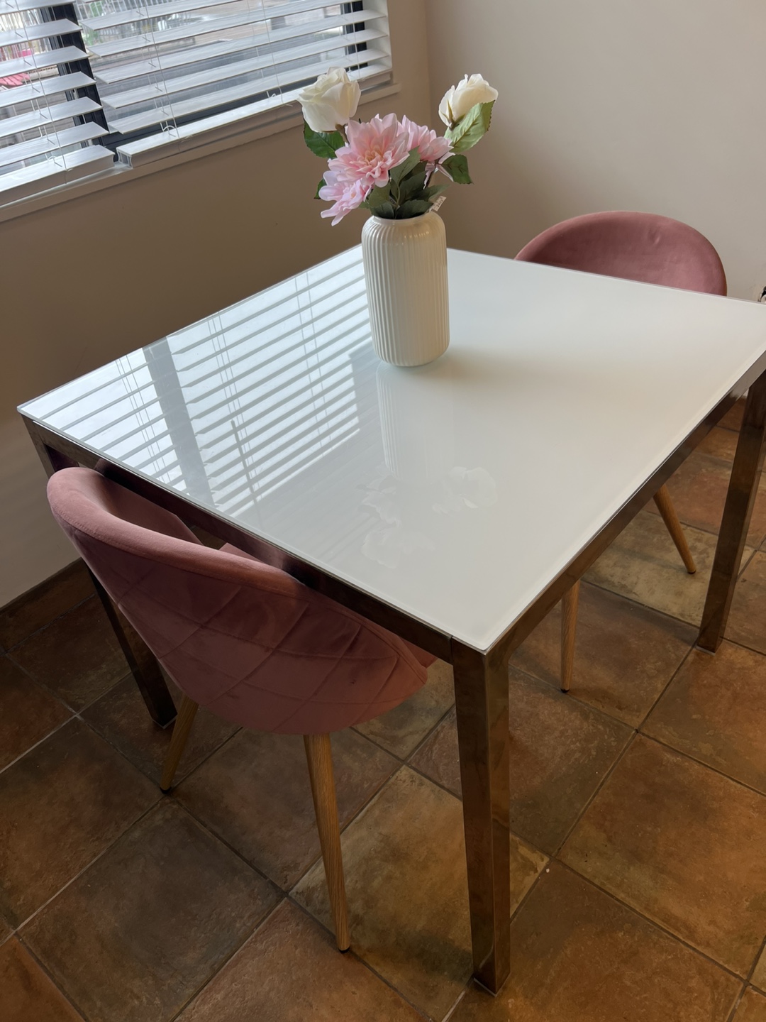 Pink Velvet Dining Set with Metal Legs - photo 4