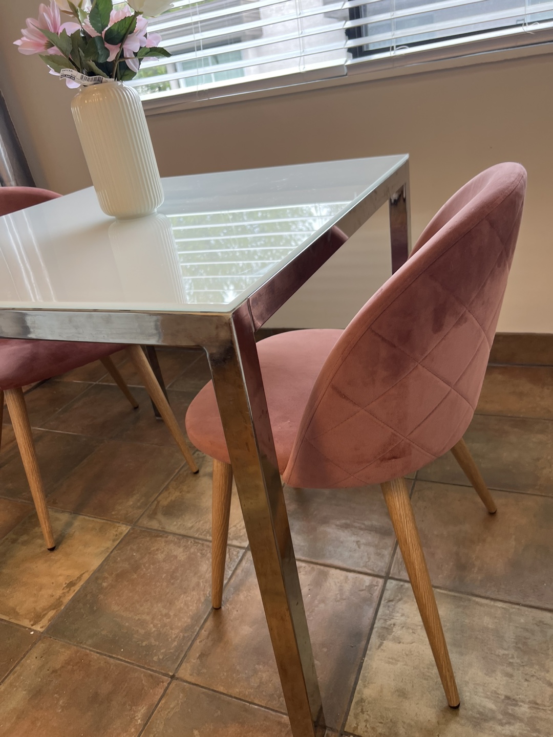 Pink Velvet Dining Set with Metal Legs - photo 2