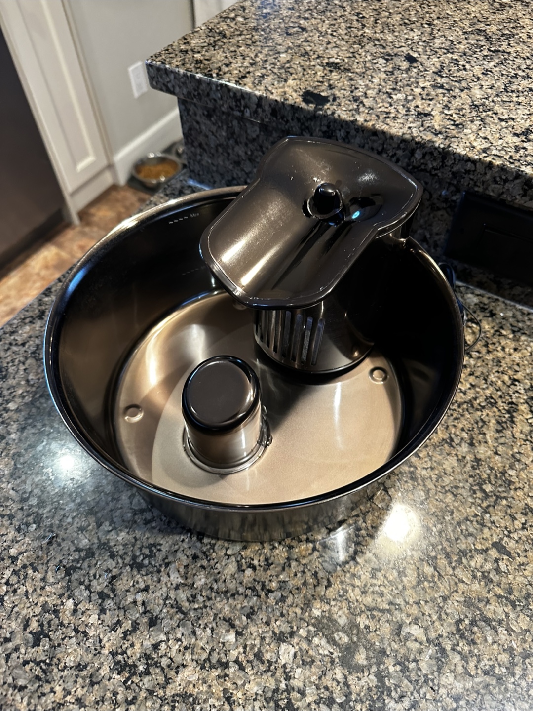 Pet water fountain/waterfall bowl