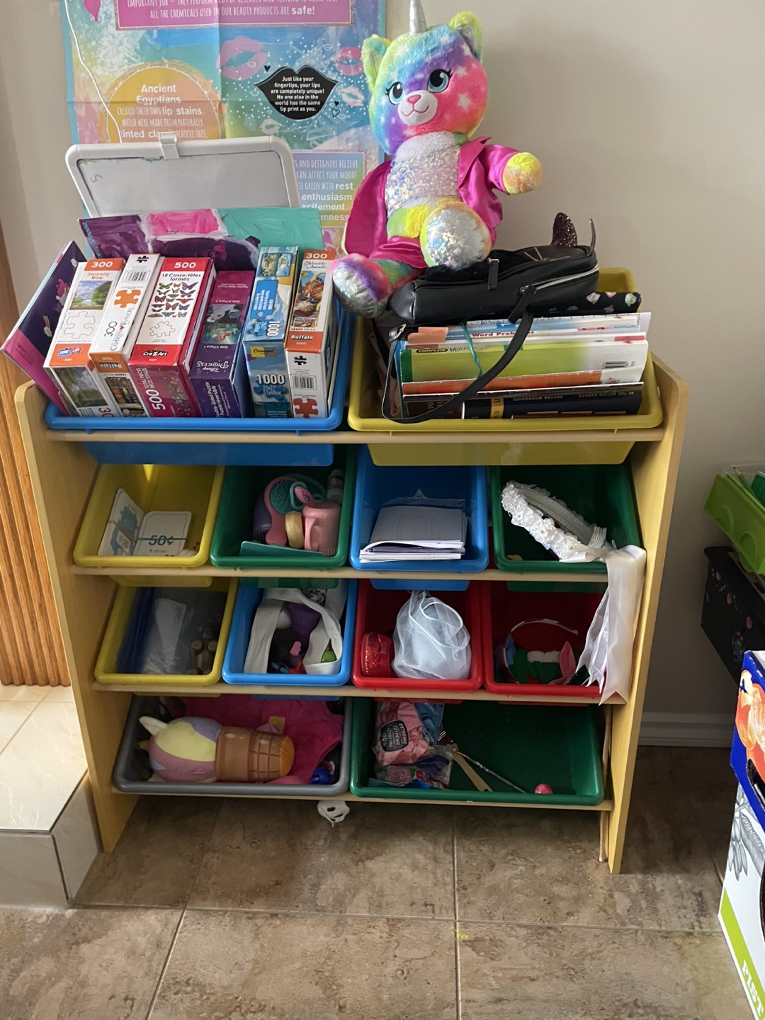 Multi-compartment toy organizer