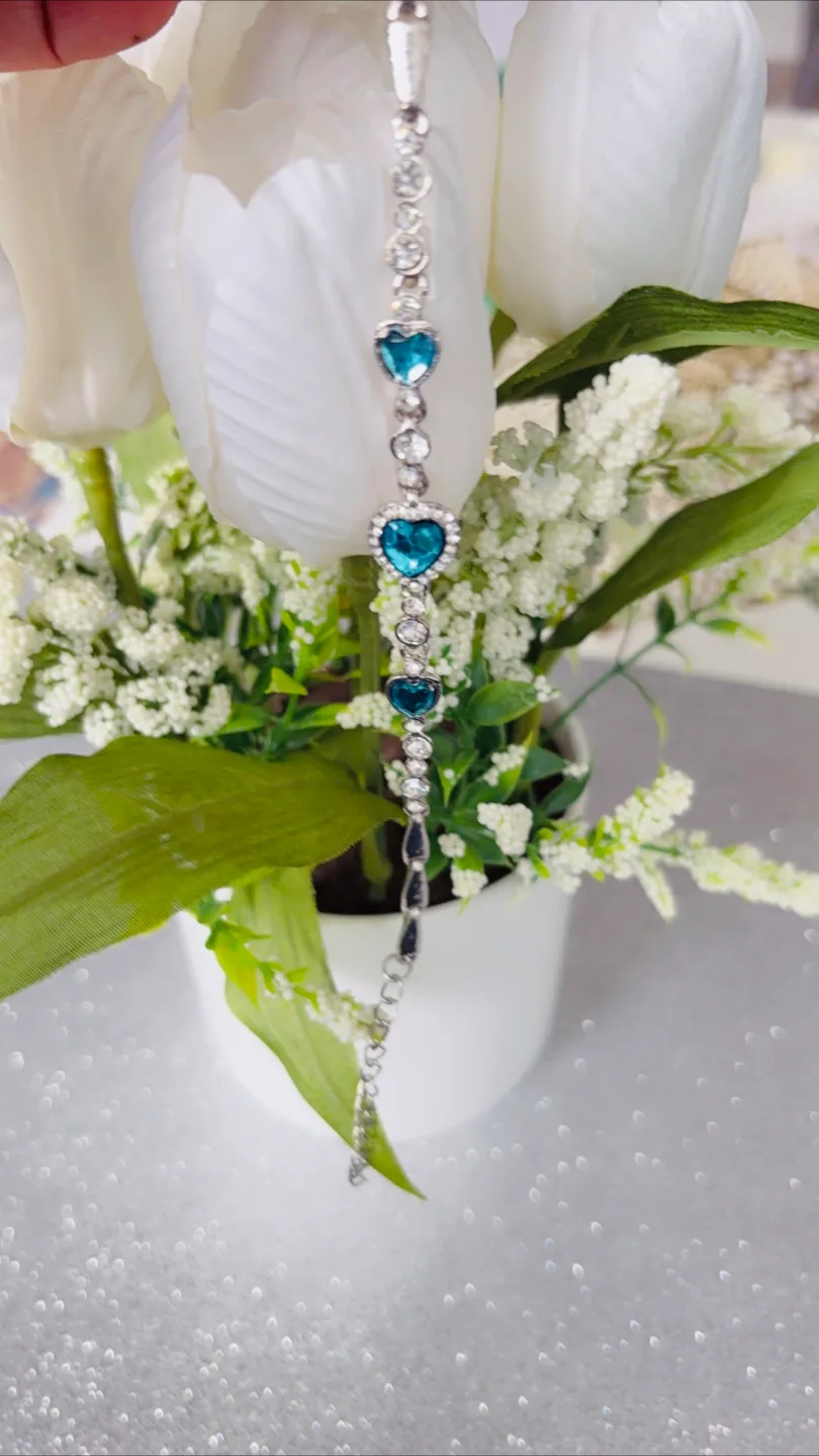Elegant Teal and Clear Crystal Heart Bracelet image indicator(2)