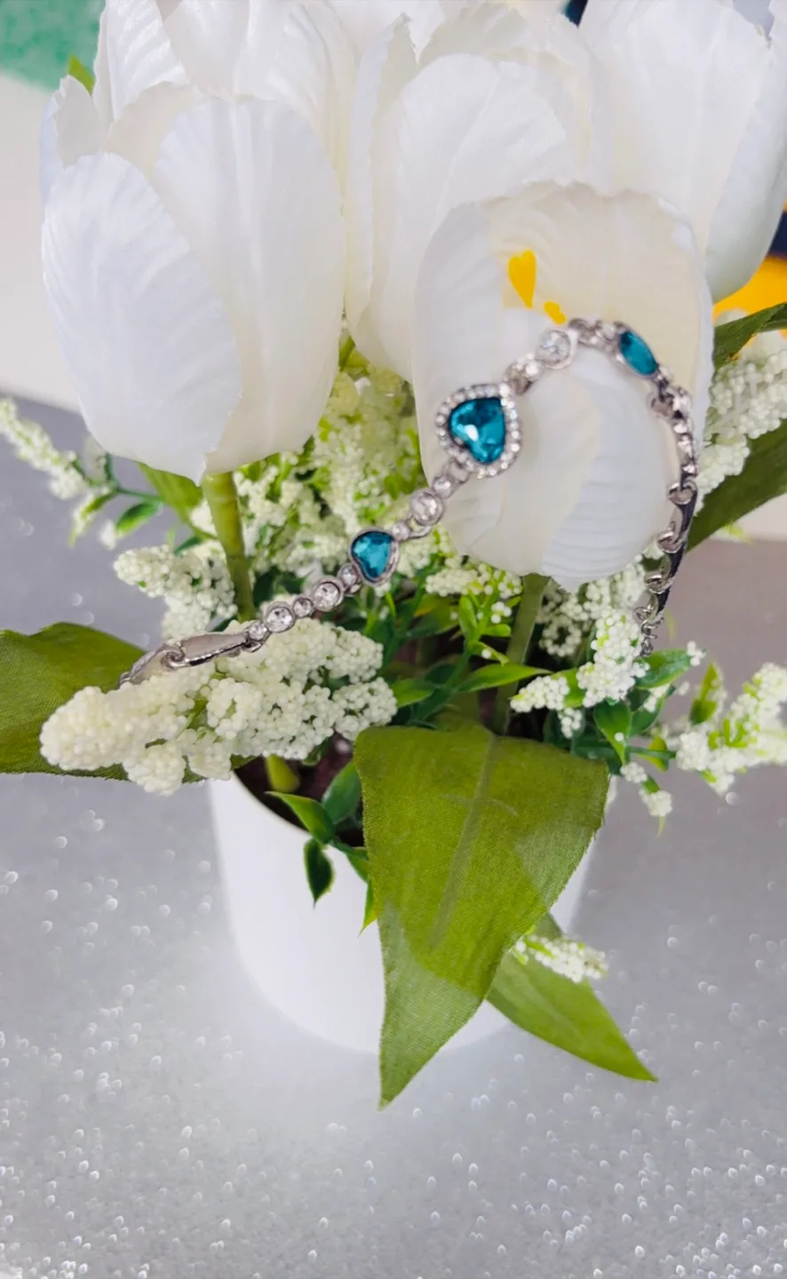 Elegant Teal and Clear Crystal Heart Bracelet image indicator(4)