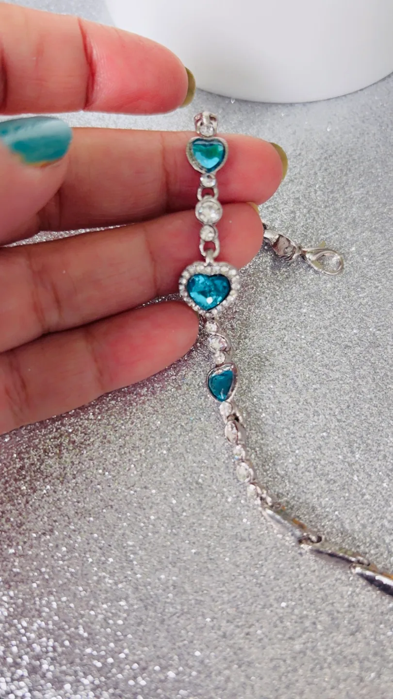 Elegant Teal and Clear Crystal Heart Bracelet image indicator(5)