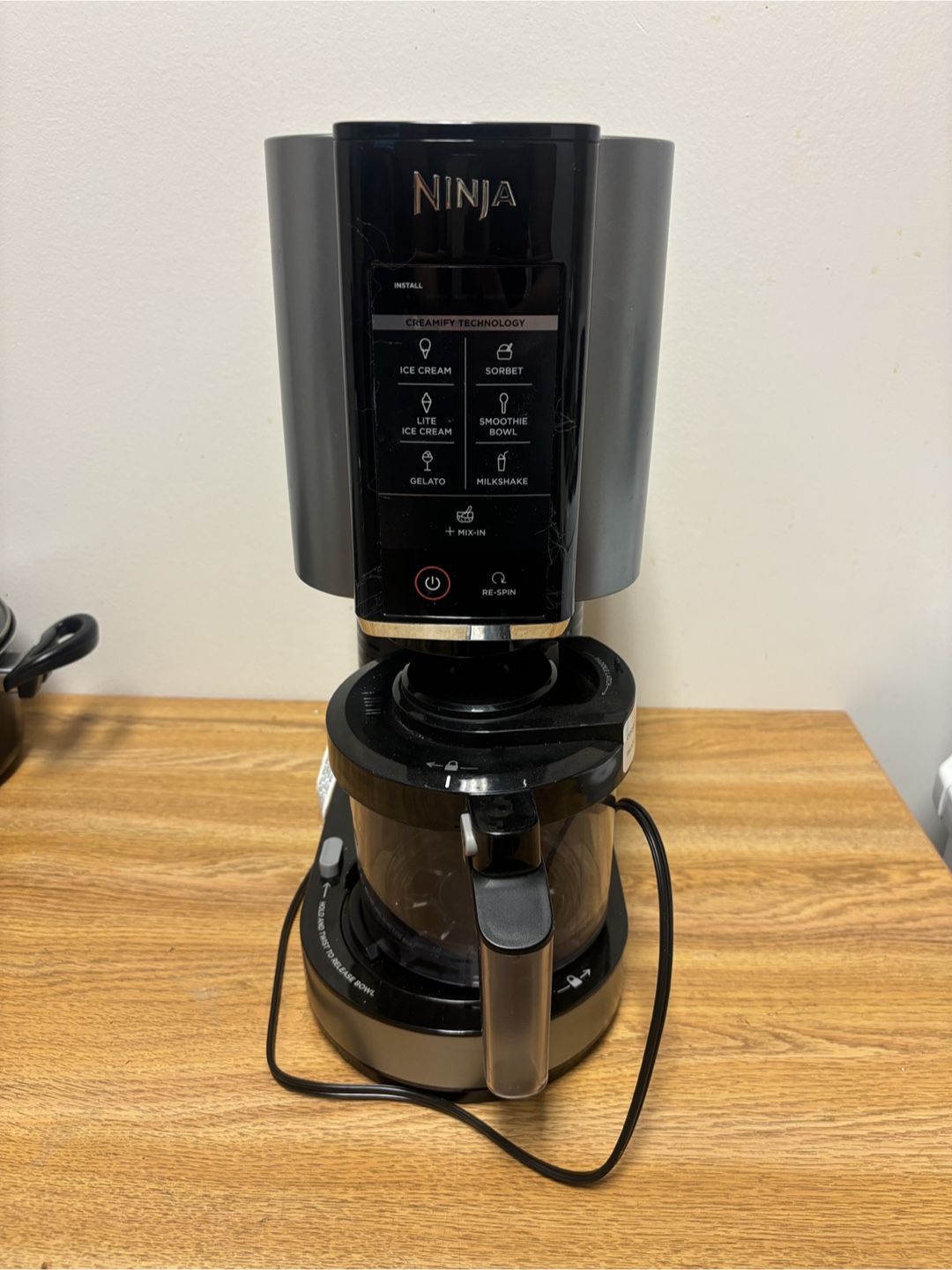 Ninja creami with 6 extra containers