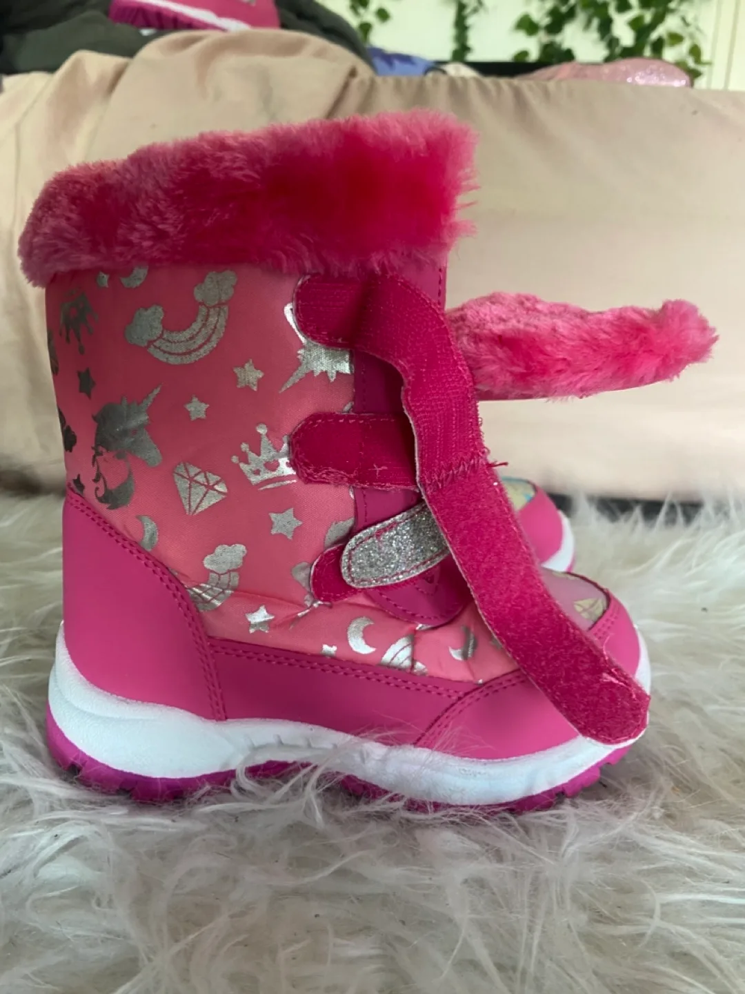 Girls' Pink Unicorn Winter Boots Size 7 thumbnail