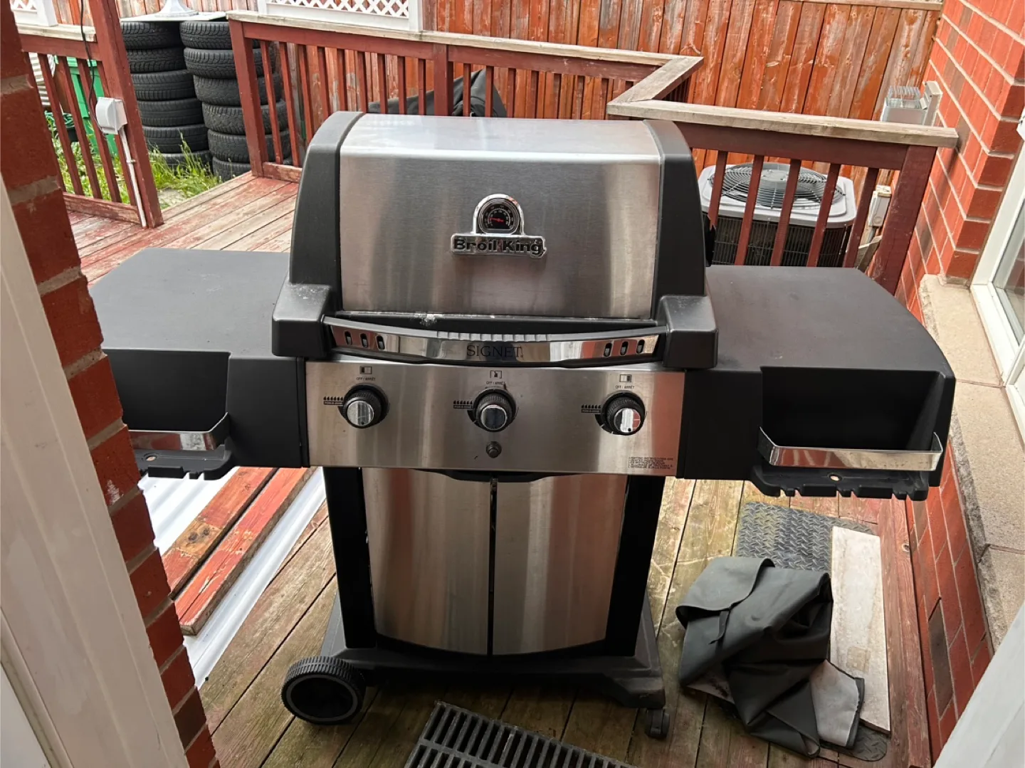 Broil King Signet 3-Burner Propane Gas BBQ Grill image indicator(4)