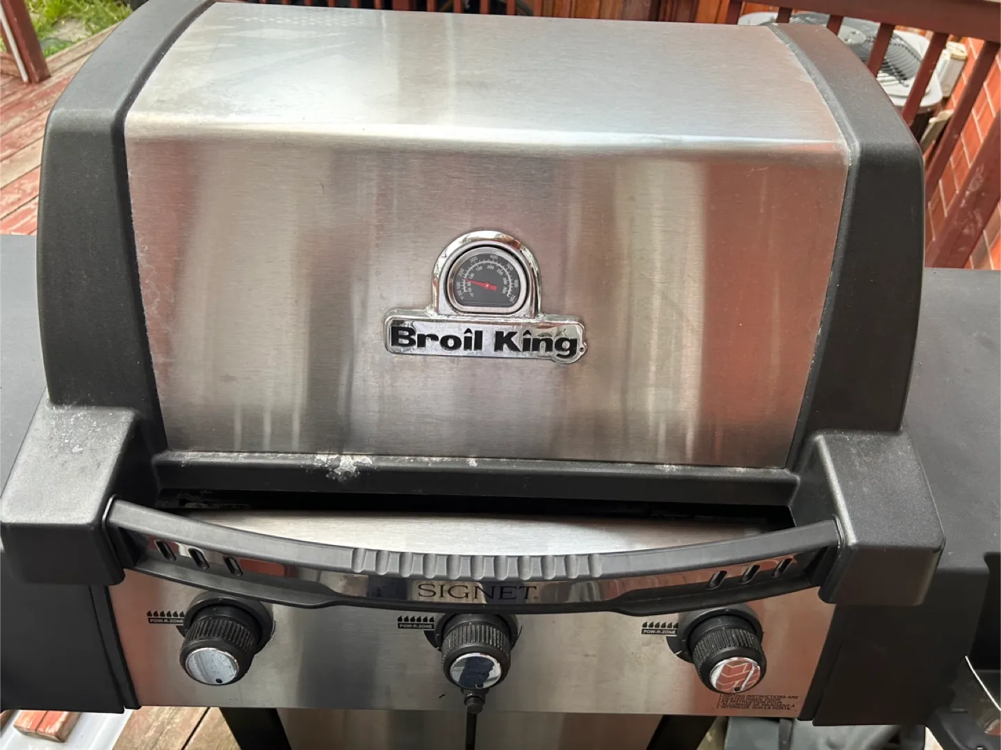 Broil King Signet 3-Burner Propane Gas BBQ Grill image indicator(6)