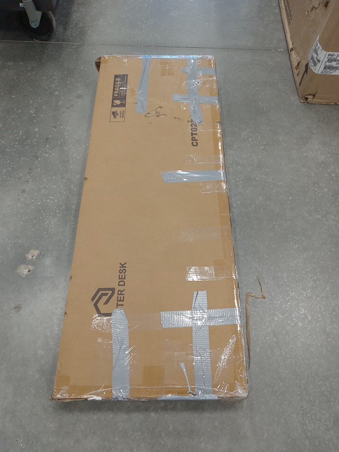 BNIB - MODERN WOODEN COMPUTER DESK - photo 2
