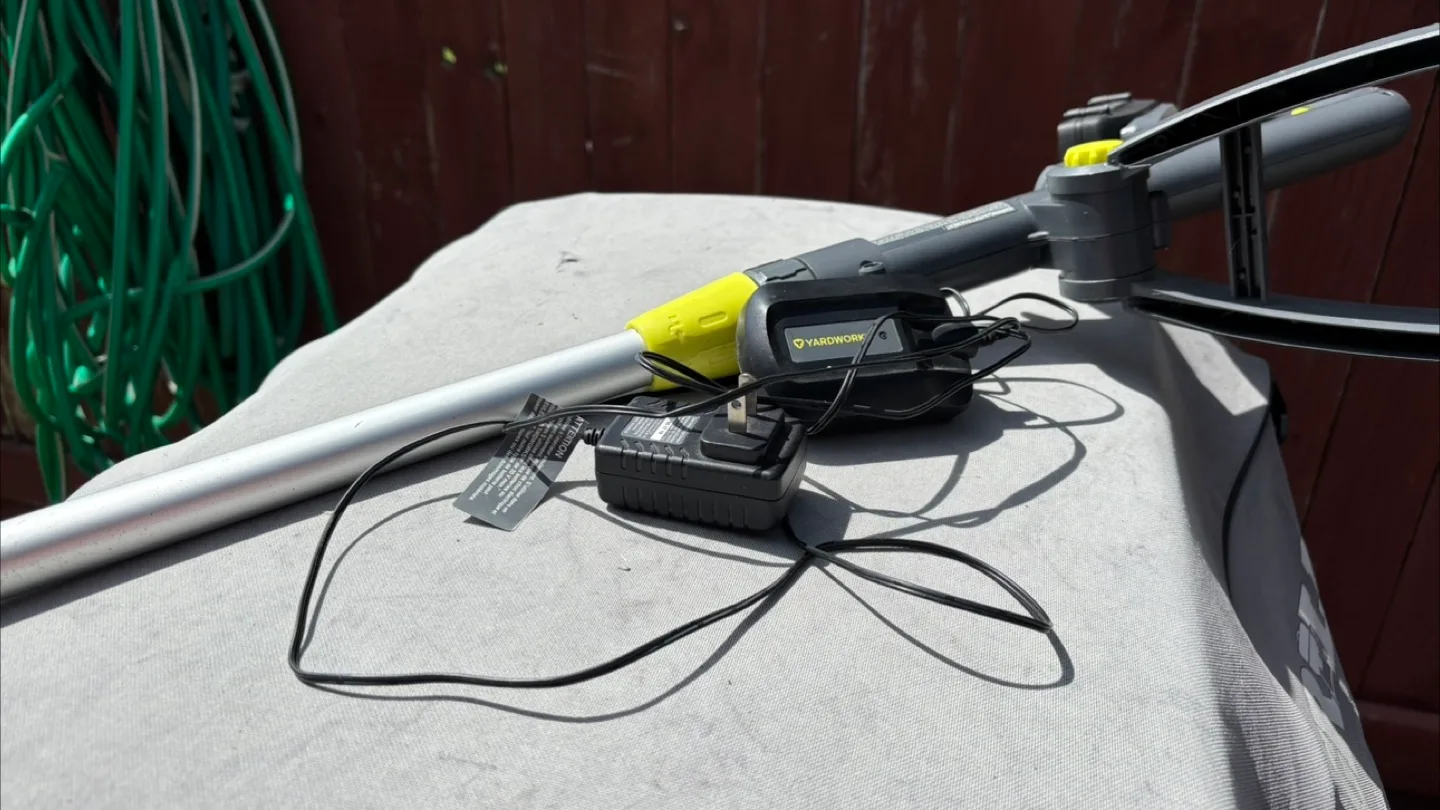 Worx WG163 20V Power Share Cordless String Trimmer thumbnail