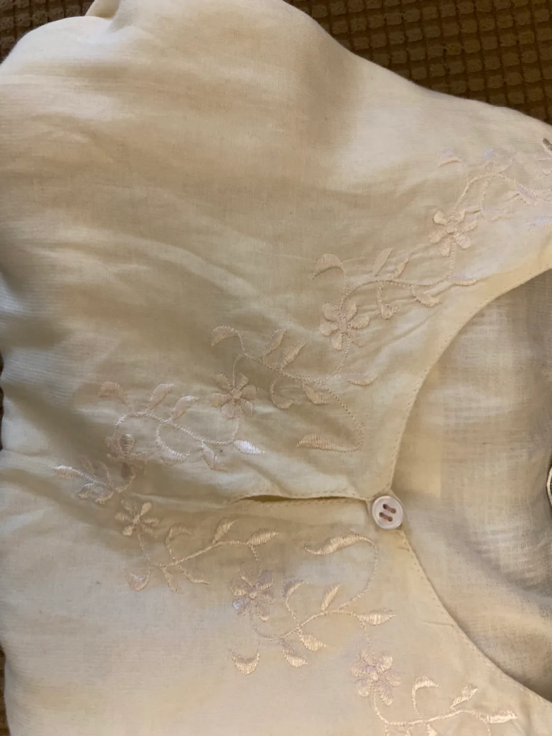 Cream-coloured embroidered blouse image indicator(2)