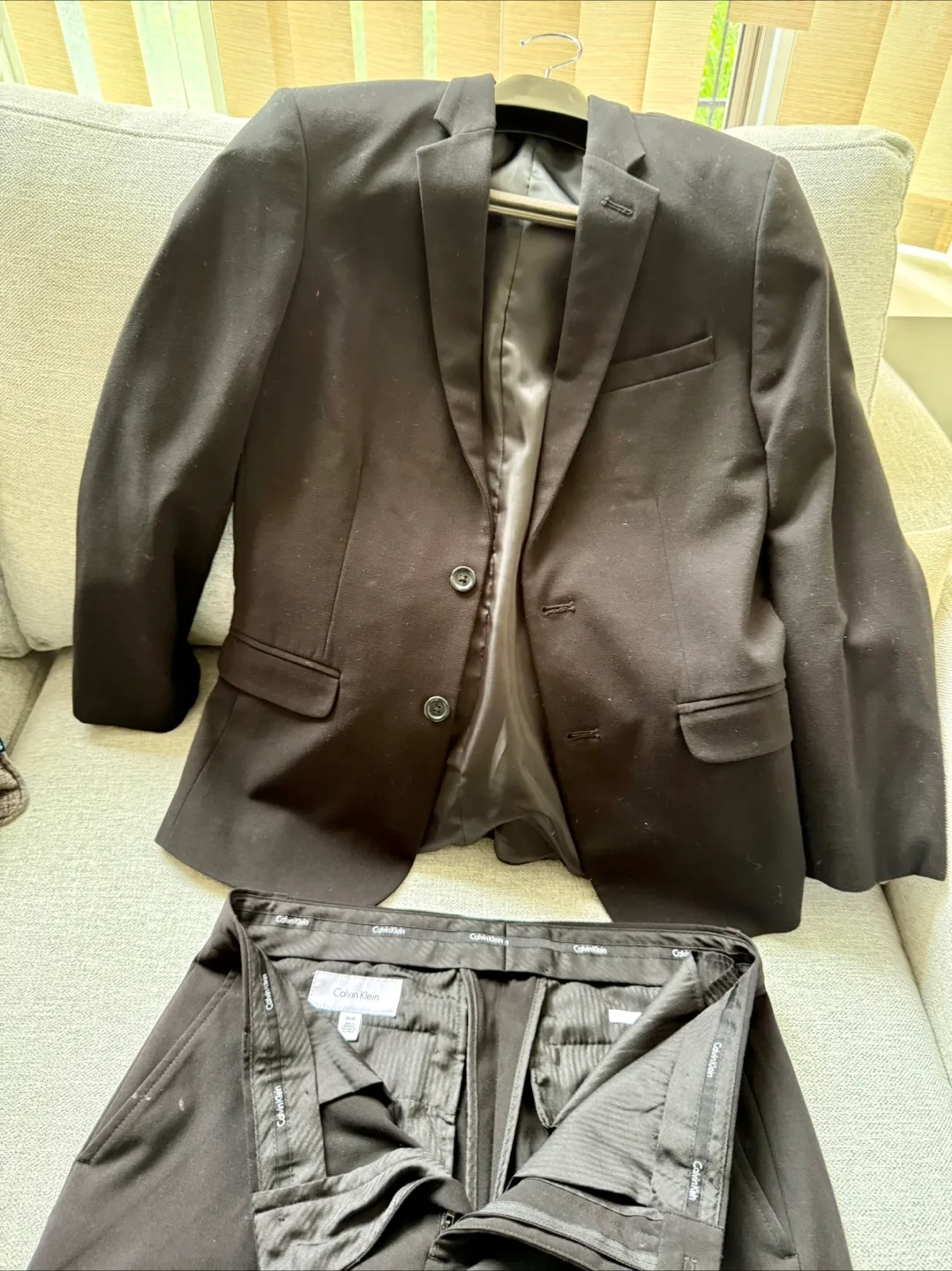 Calvin Klein Boys' Black Suit Size 30x30 image indicator(3)