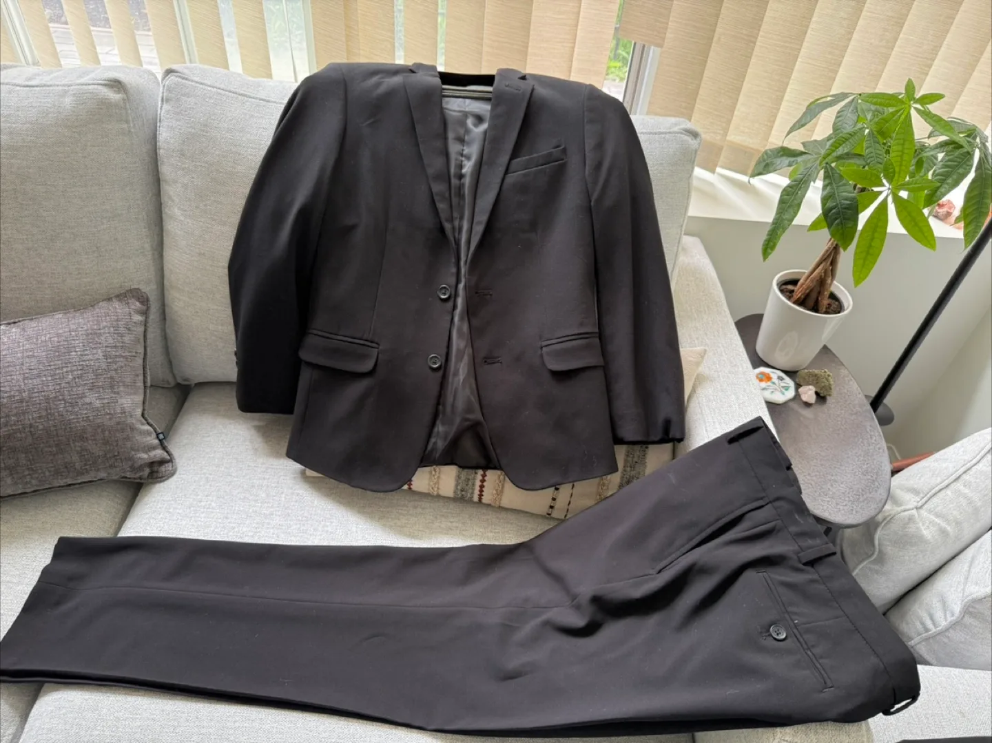 Calvin Klein Boys' Black Suit Size 30x30 image indicator(7)