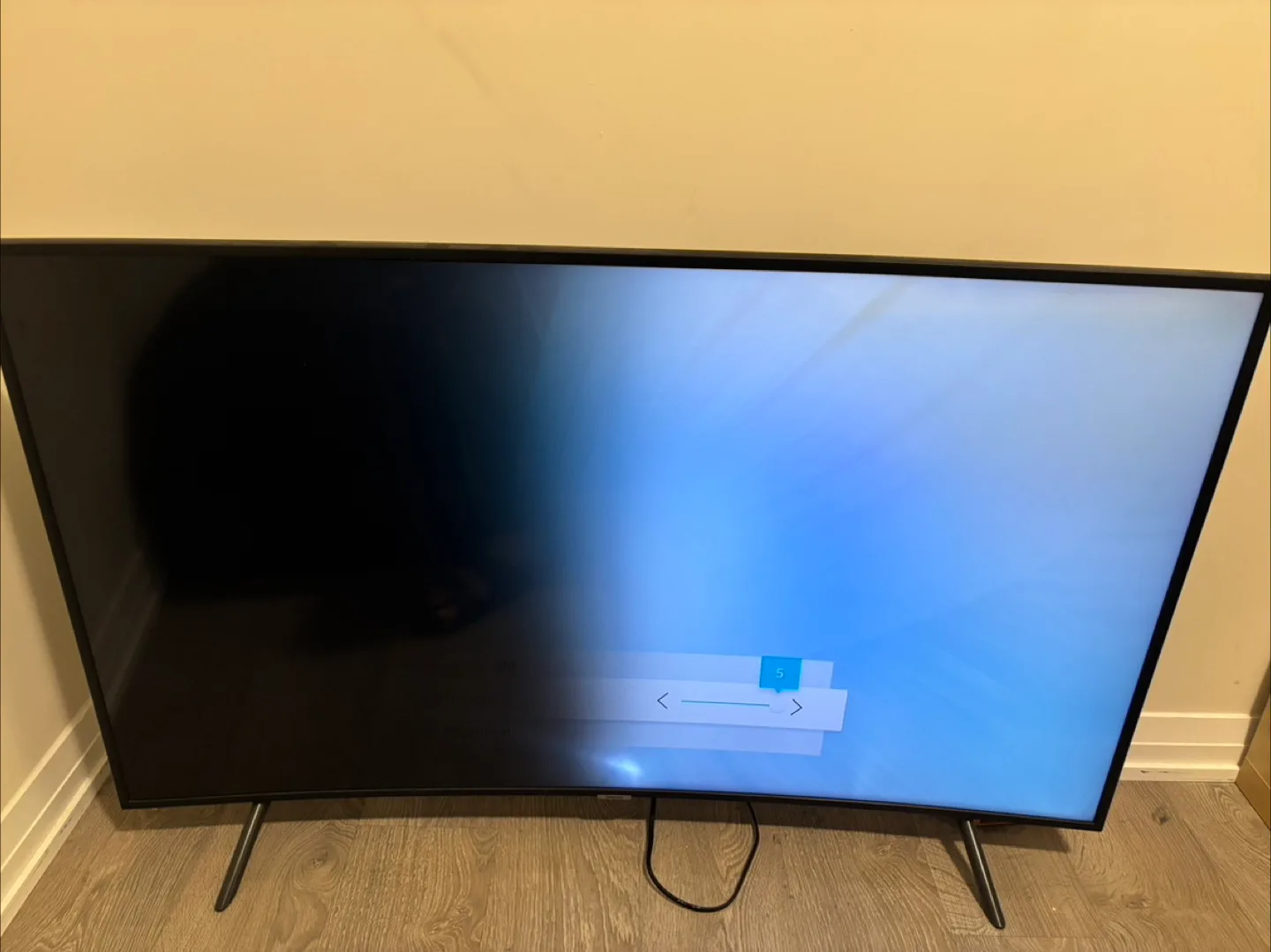 Samsung 55-inch Curved Smart TV - For Parts or Repair image indicator(2)
