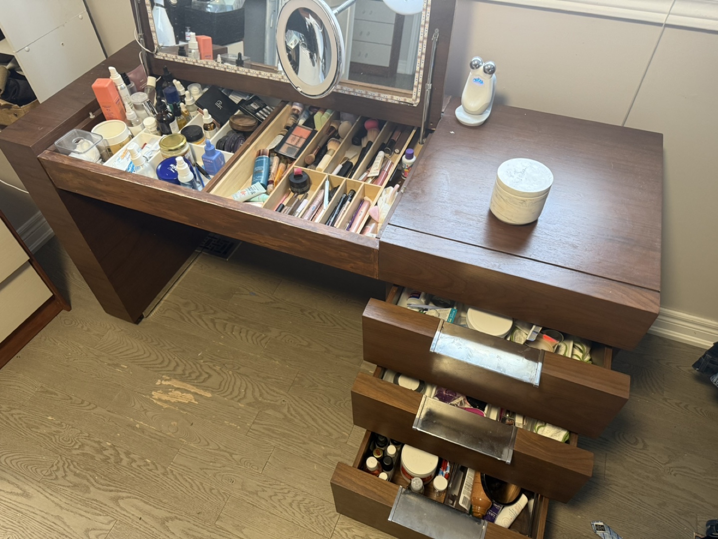 Vanity Desk with Mirrored Makeup Organizer - photo 2