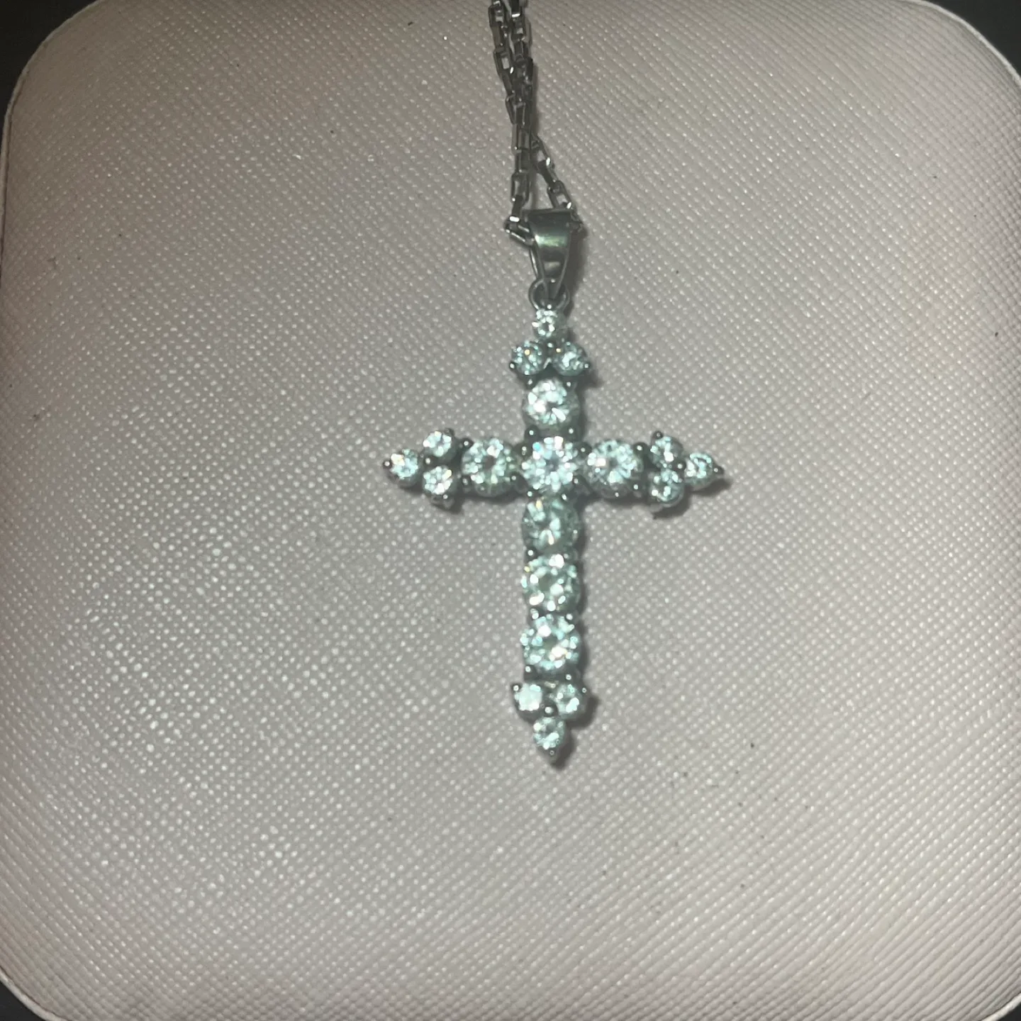 Cross Pendant Necklace image indicator(2)