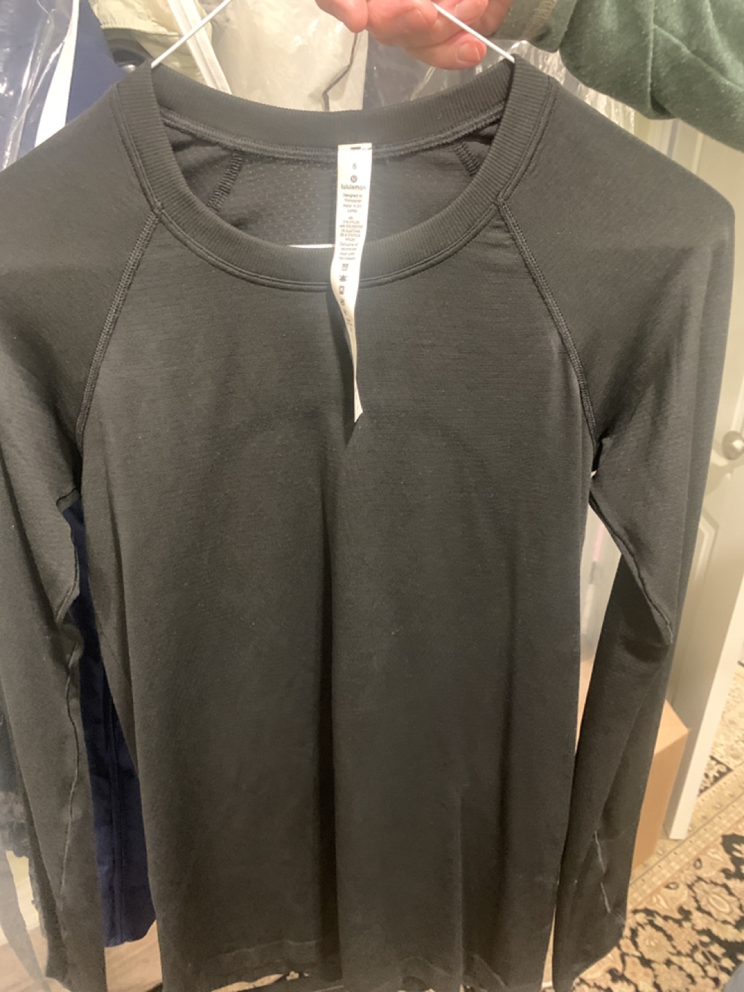 Lululemon Black Long Sleeve Shirt - Size 6