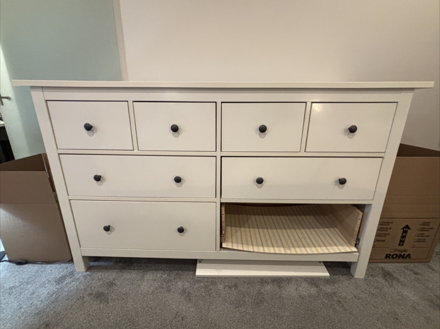 White IKEA MALM 8-Drawer Dresser