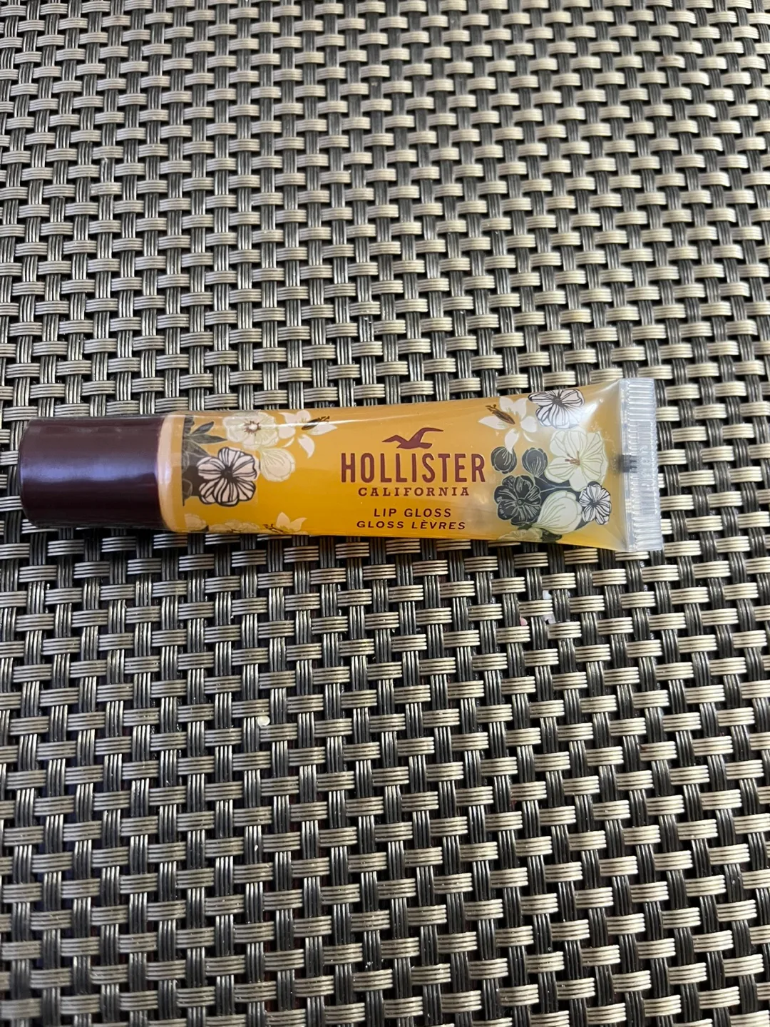 Hollister California Lip Gloss - Cantaloupe (NEW) thumbnail