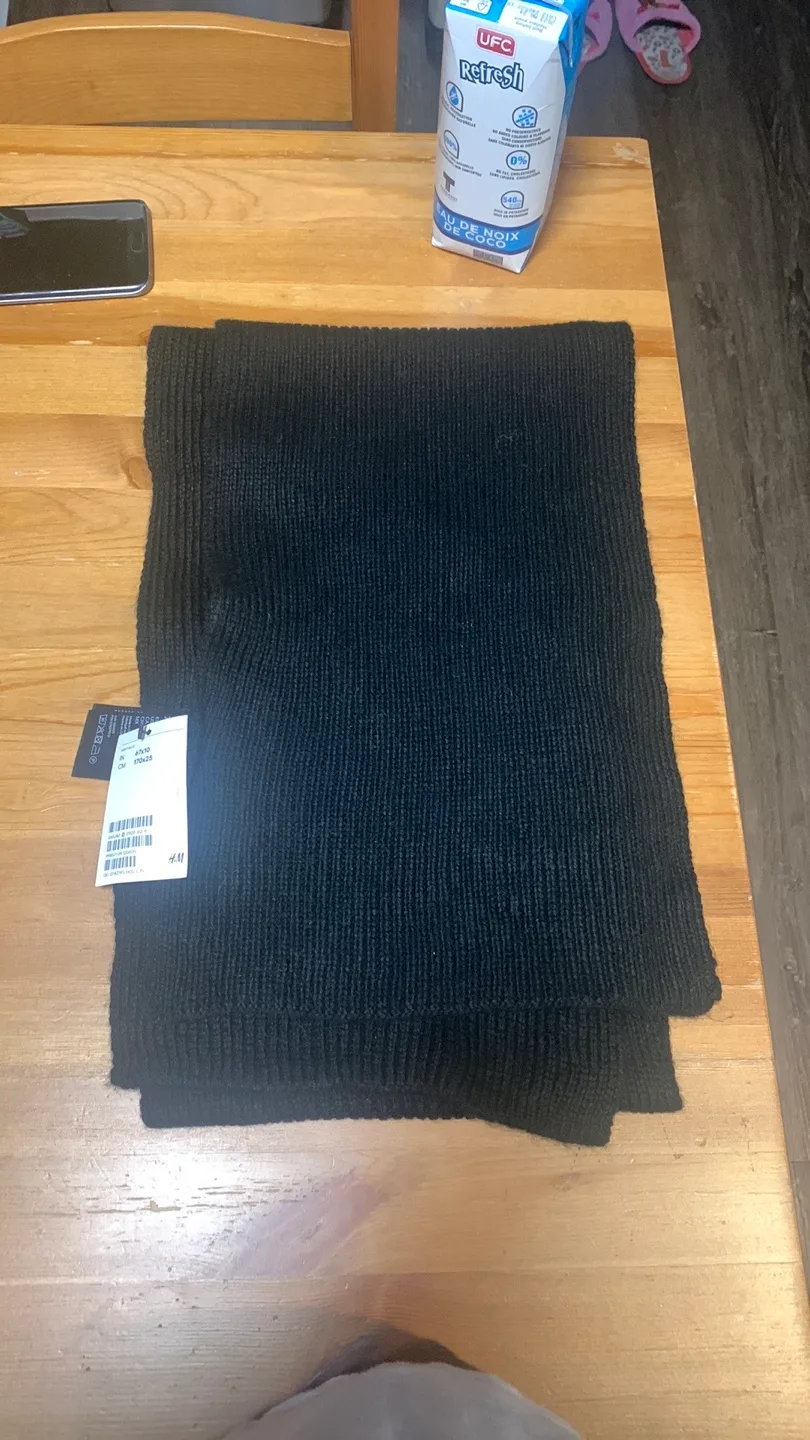 H&M Black Knitted Scarf thumbnail