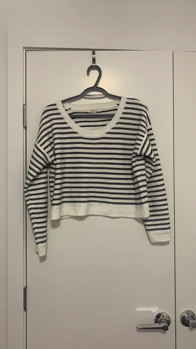 Forever 21, champion hoodie, banana republic all for 10$ thumbnail