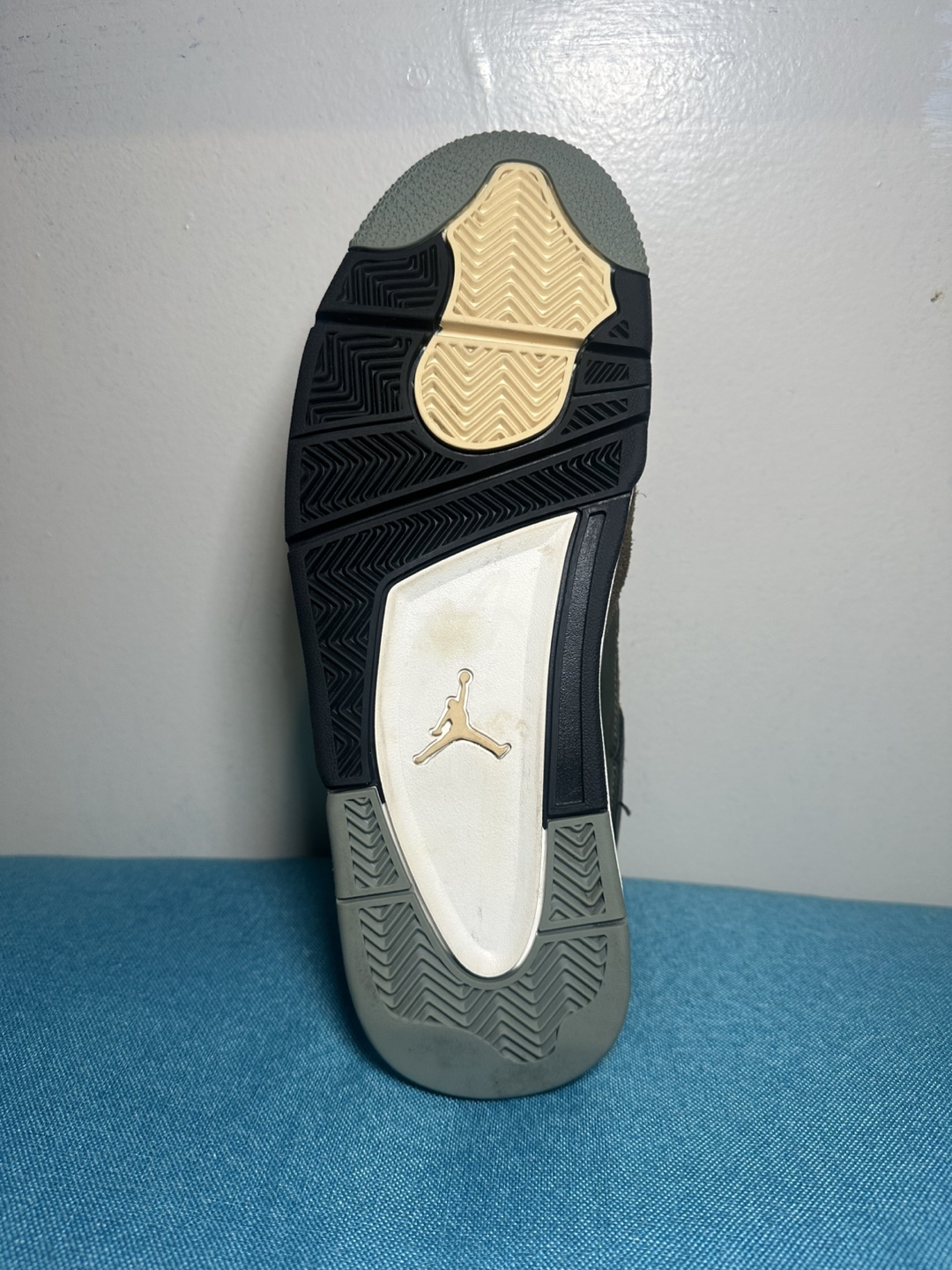 Air Jordan 4 Retro SE Military Olive - photo 4