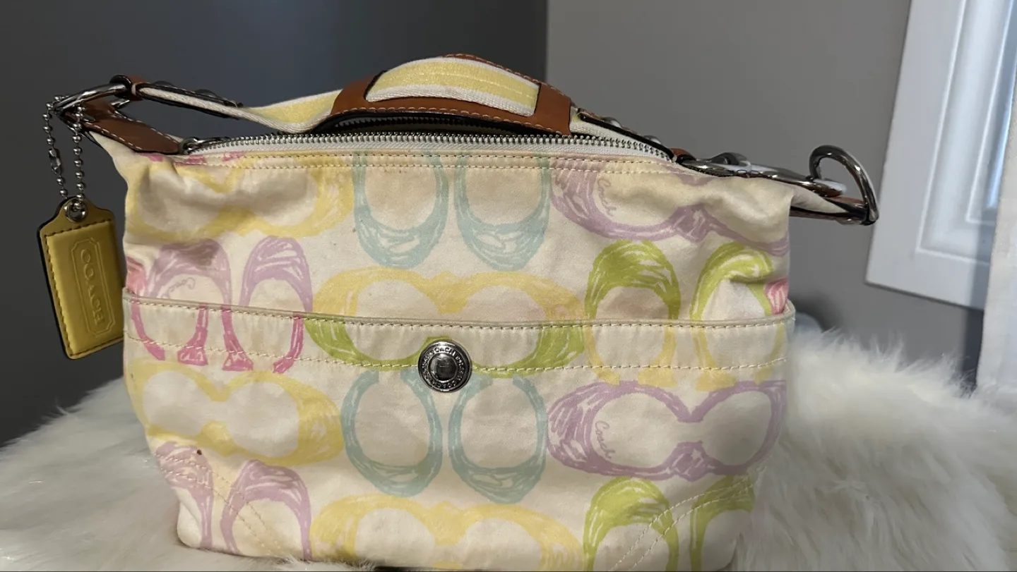 Coach Shoulder Bag - Pastel Signature C's 🏒🏒 thumbnail