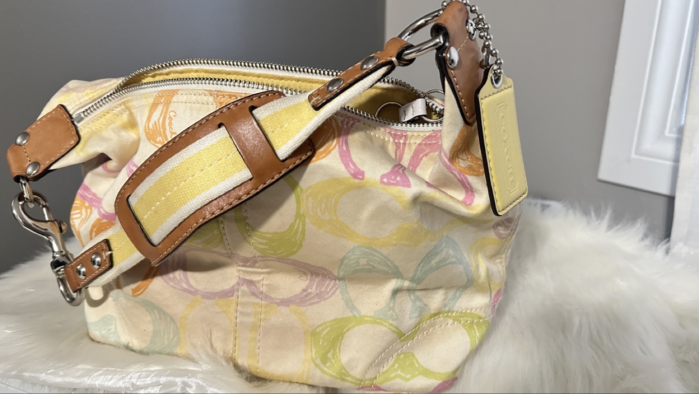 Coach Shoulder Bag - Pastel Signature C's 🏒🏒 - photo 2