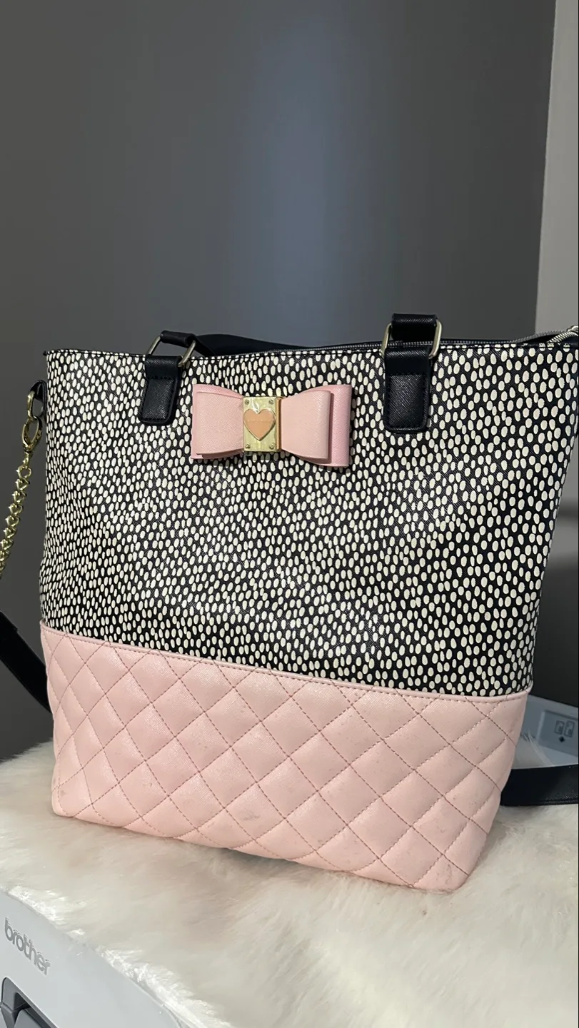 Betsey Johnson Tote Bag - Black and Pink 🏒🏒 thumbnail