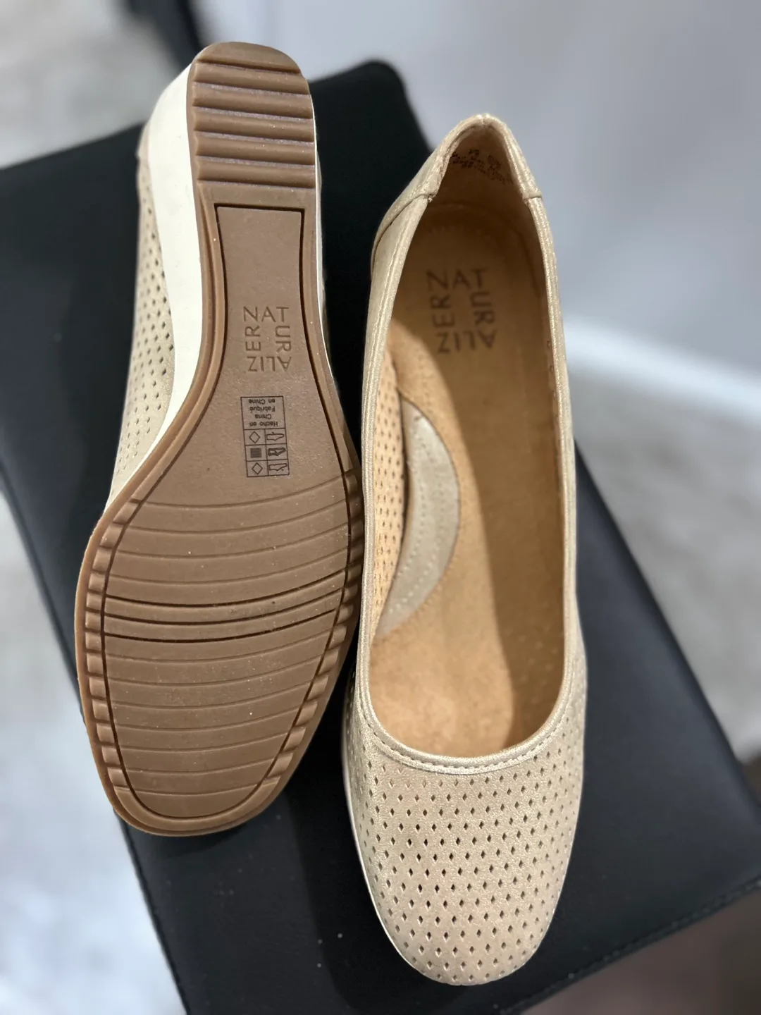 Naturalizer Women's soft wedge Shoes image indicator(3)