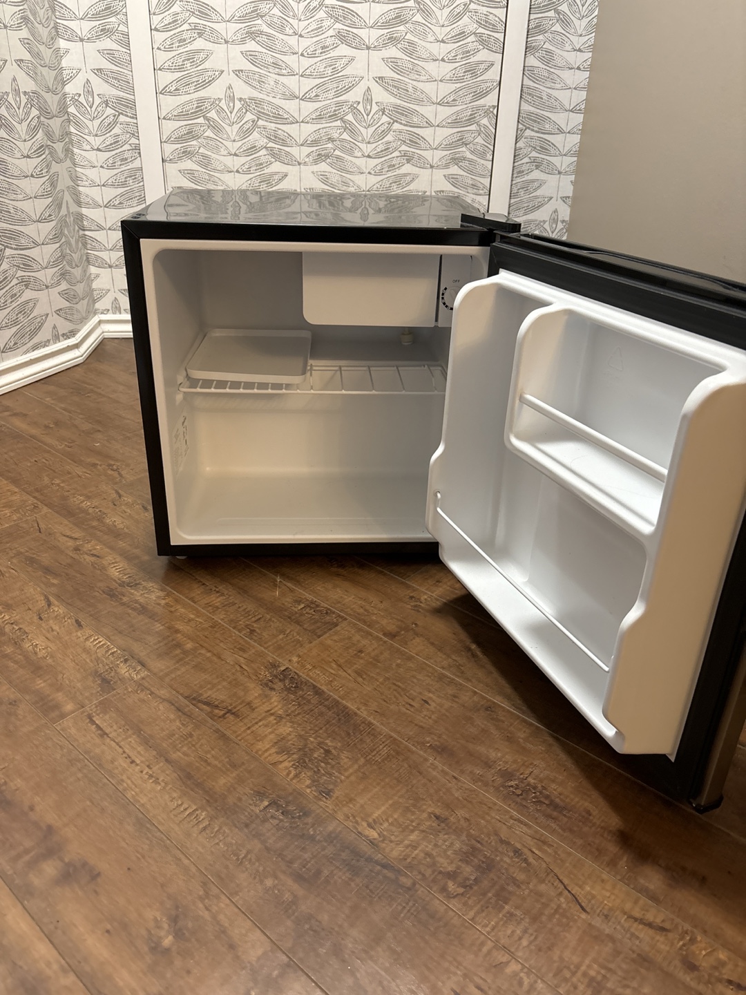 Mini Fridge - photo 3