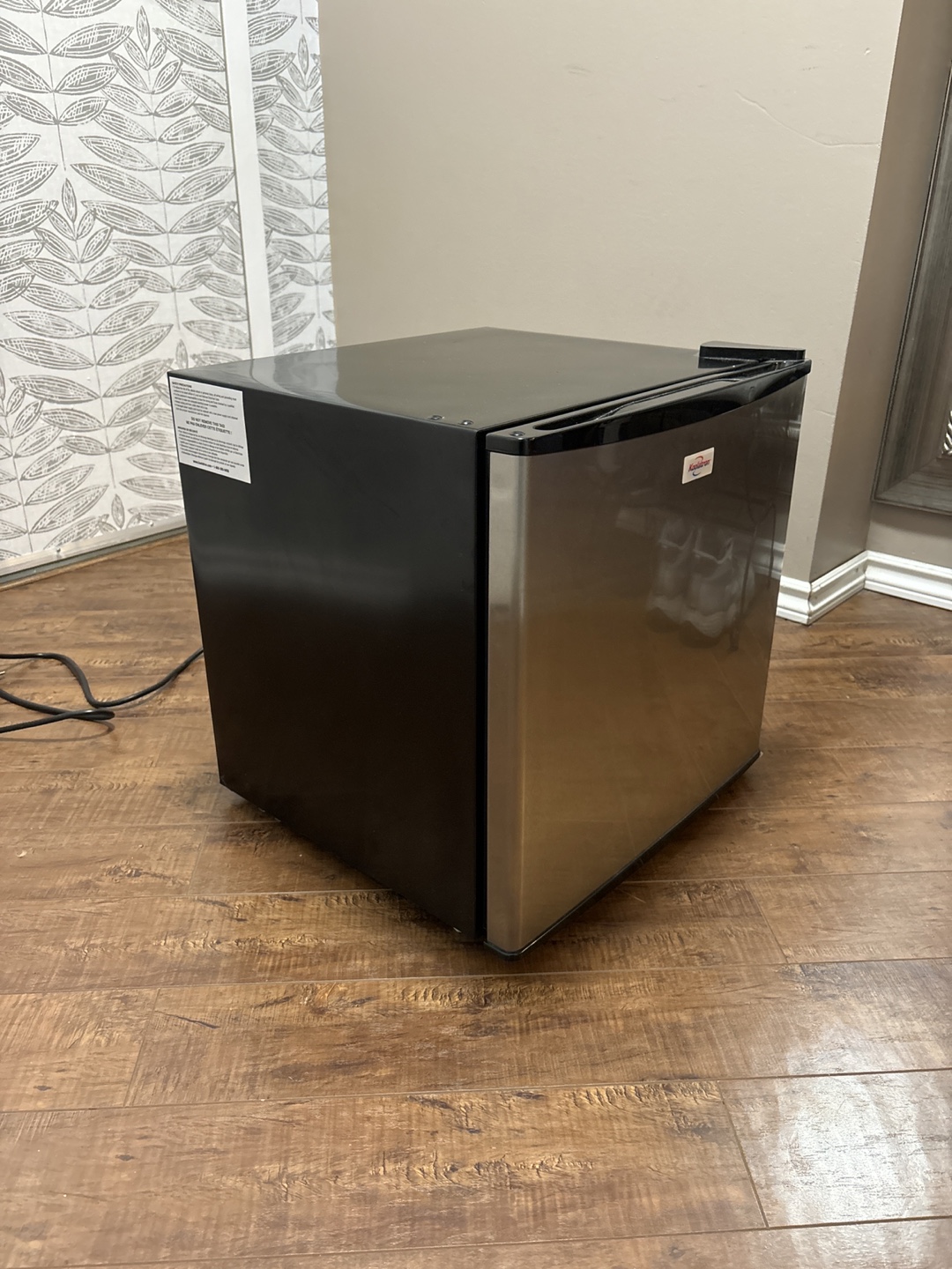 Mini Fridge - photo 2