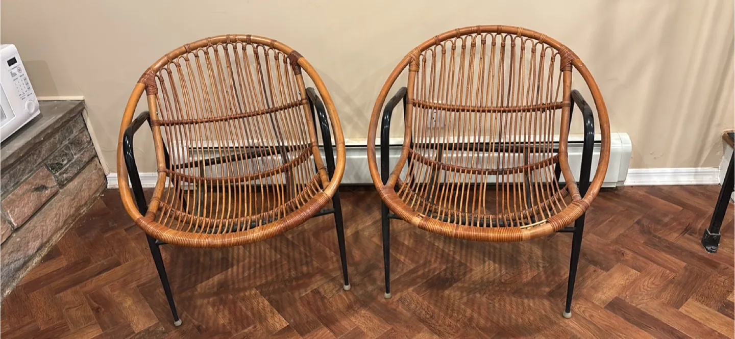 Pair of Mid-Century Modern Rattan Chairs with Black Metal Frame image indicator(3)