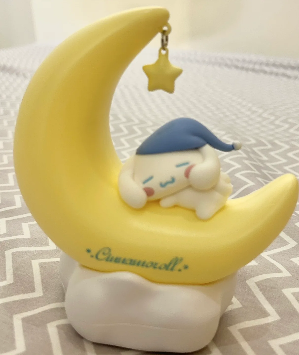 MINISO Cinnamoroll Crescent LED Night Light thumbnail